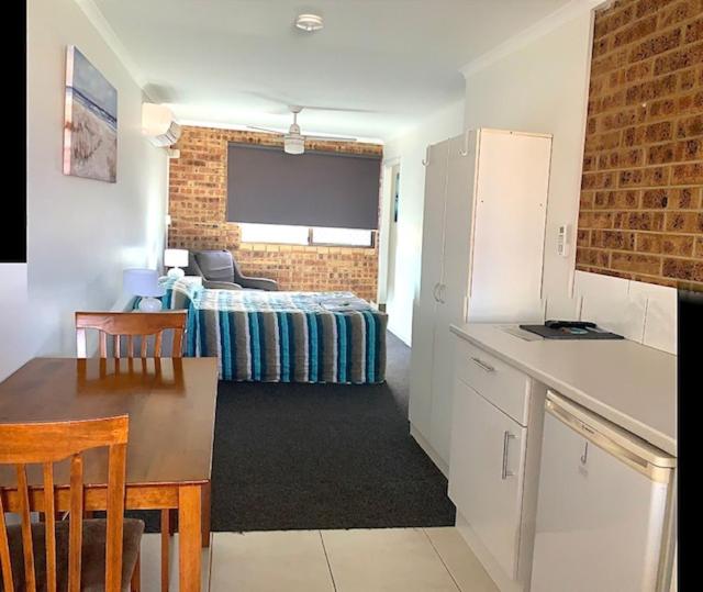 Golden Beach Motor Inn, Caloundra