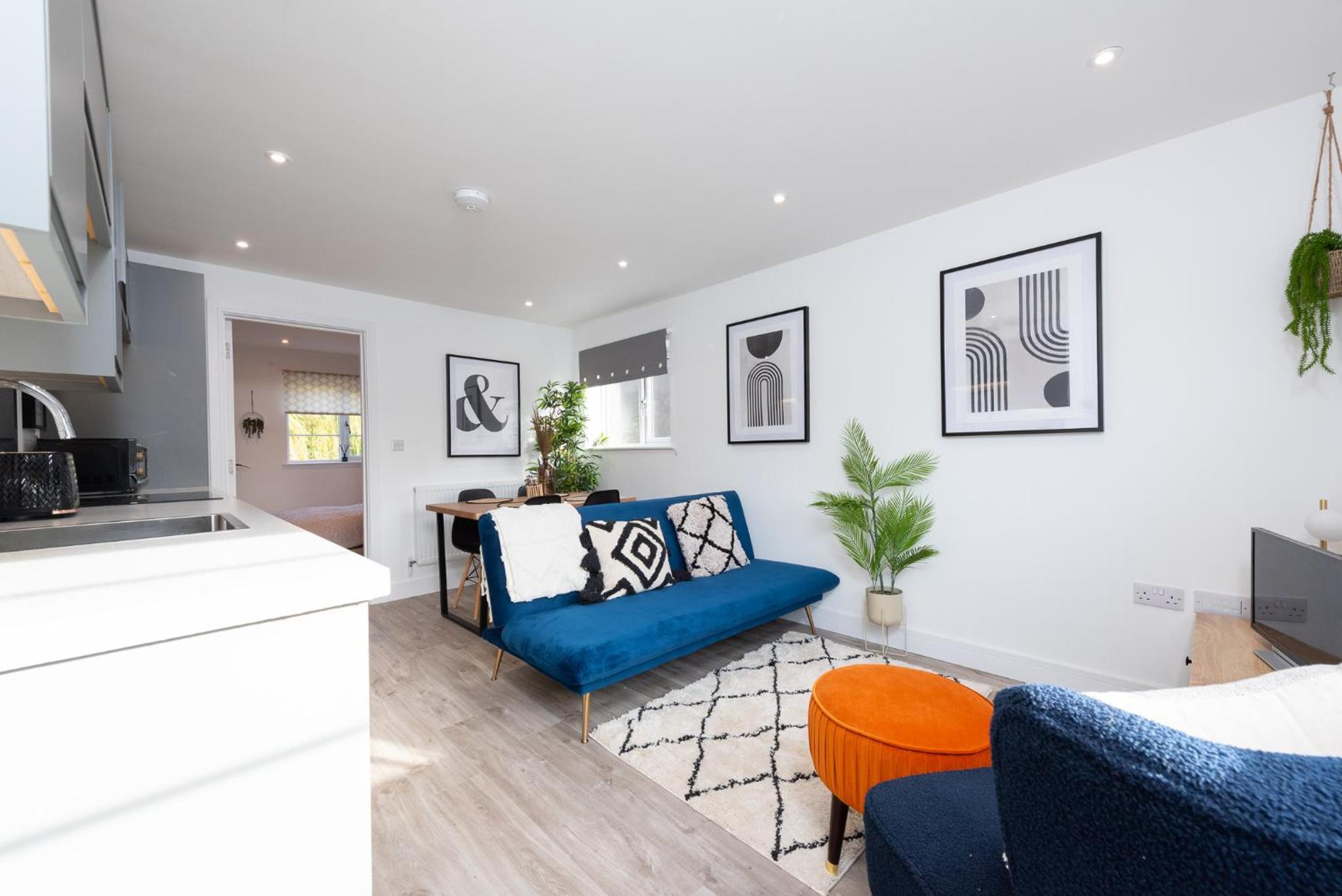Stratford-Upon-Avon Luxury Snug with Free Parking view 3