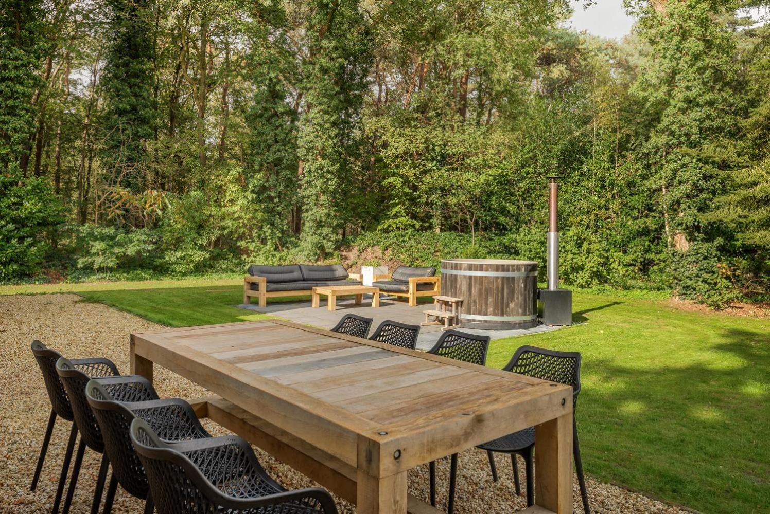 14P 5B Beautiful English Villa with jacuzzi view 5