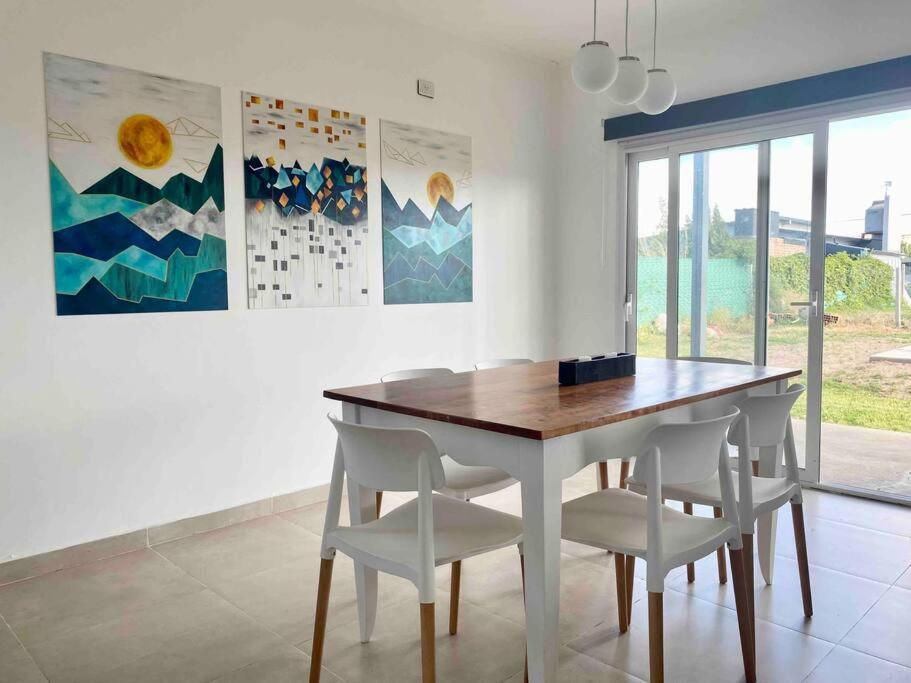 Casa con pileta y parrilla en barrio privado, 2 dormitorios