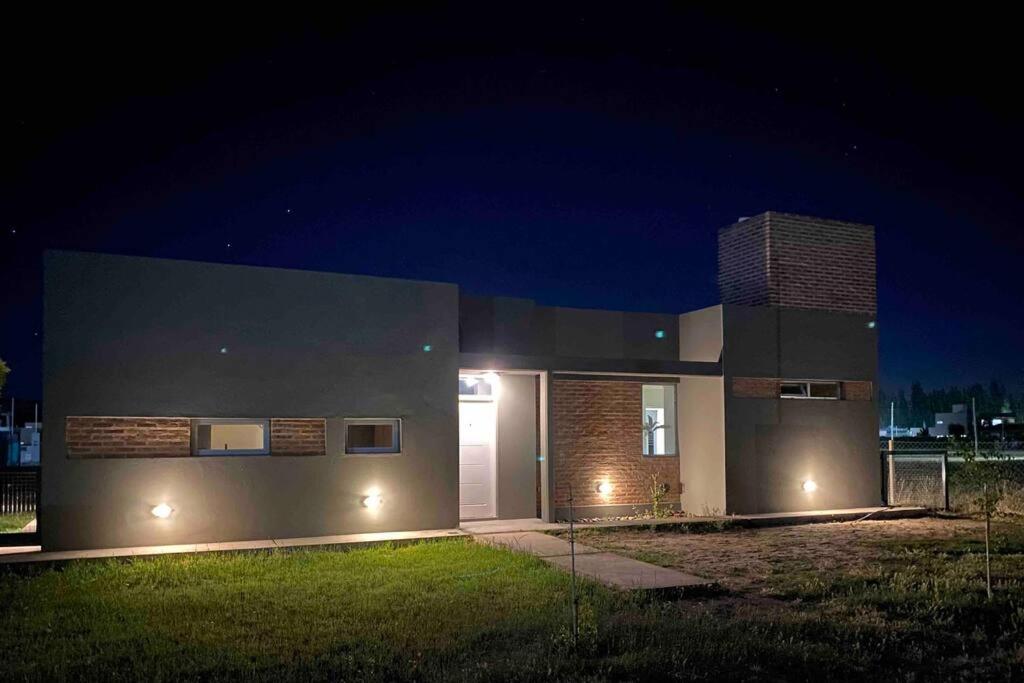 Casa con pileta y parrilla en barrio privado, 2 dormitorios