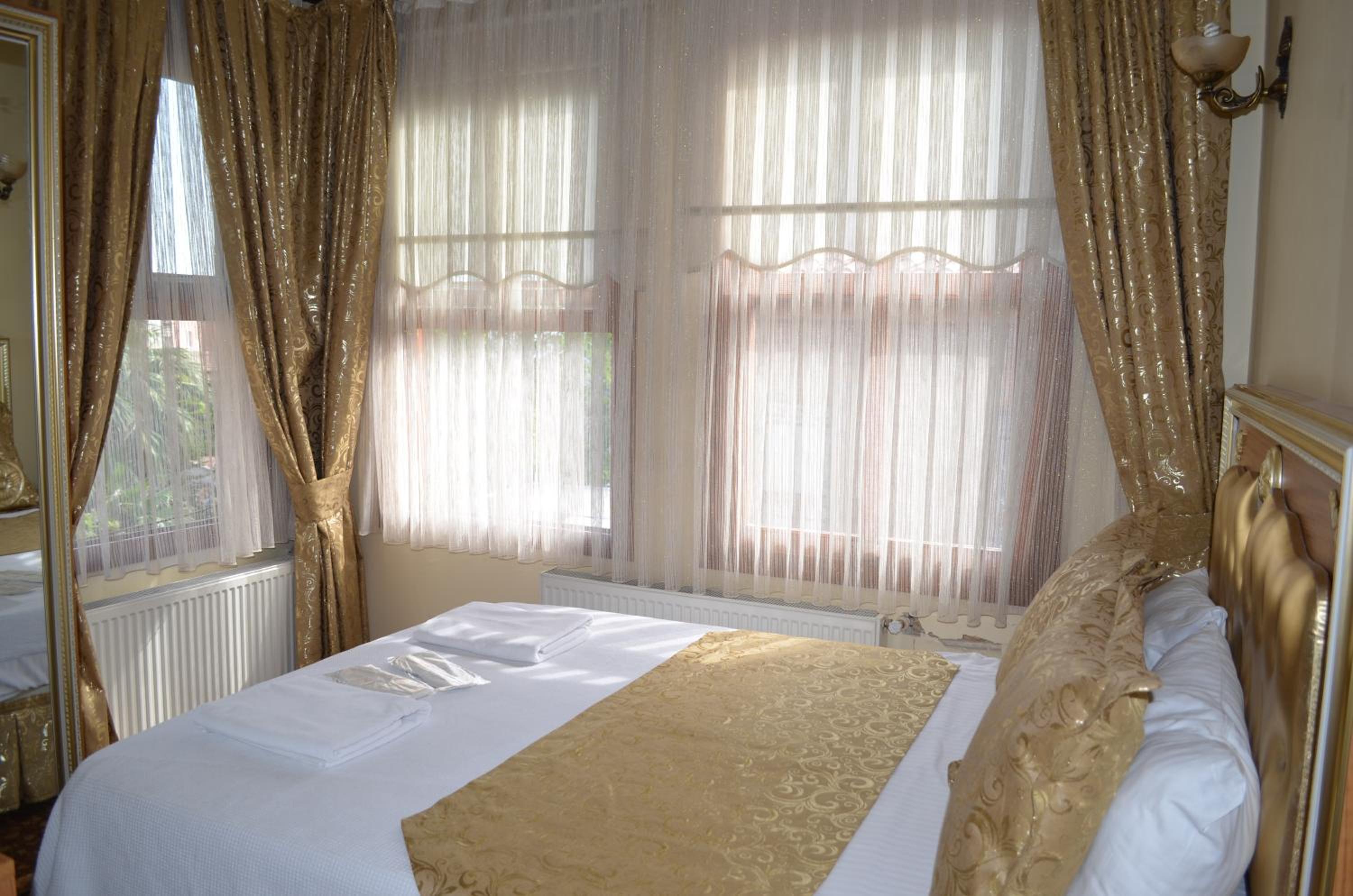 Blue Eye Suites