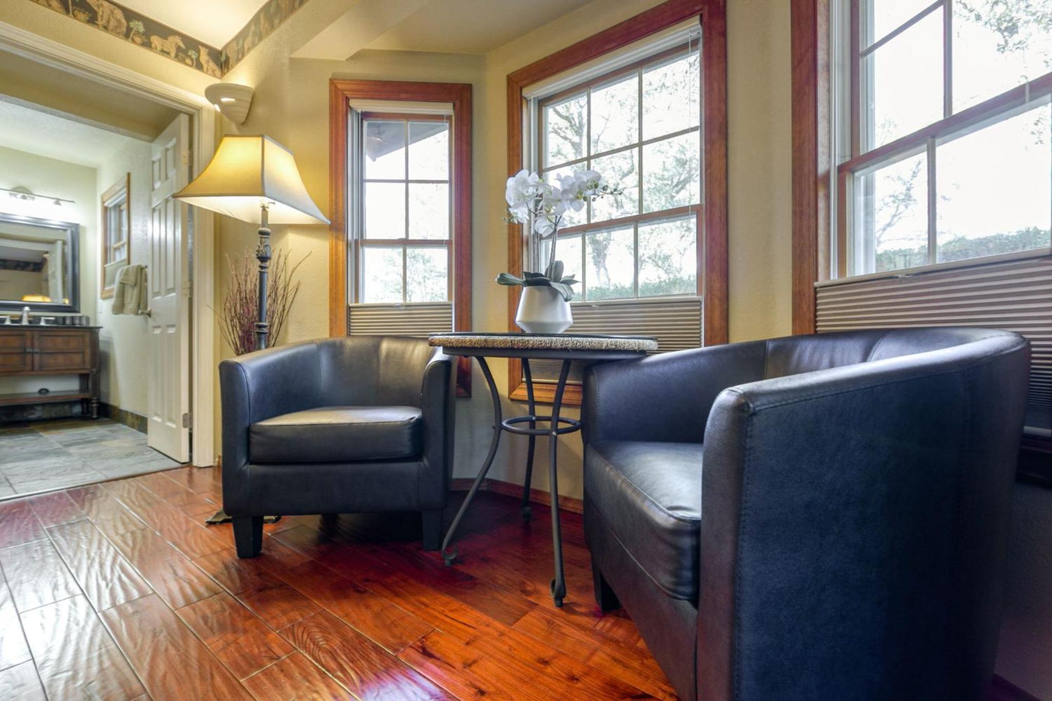 Redding Vacations - Hope Inn Redding - Property Image 16