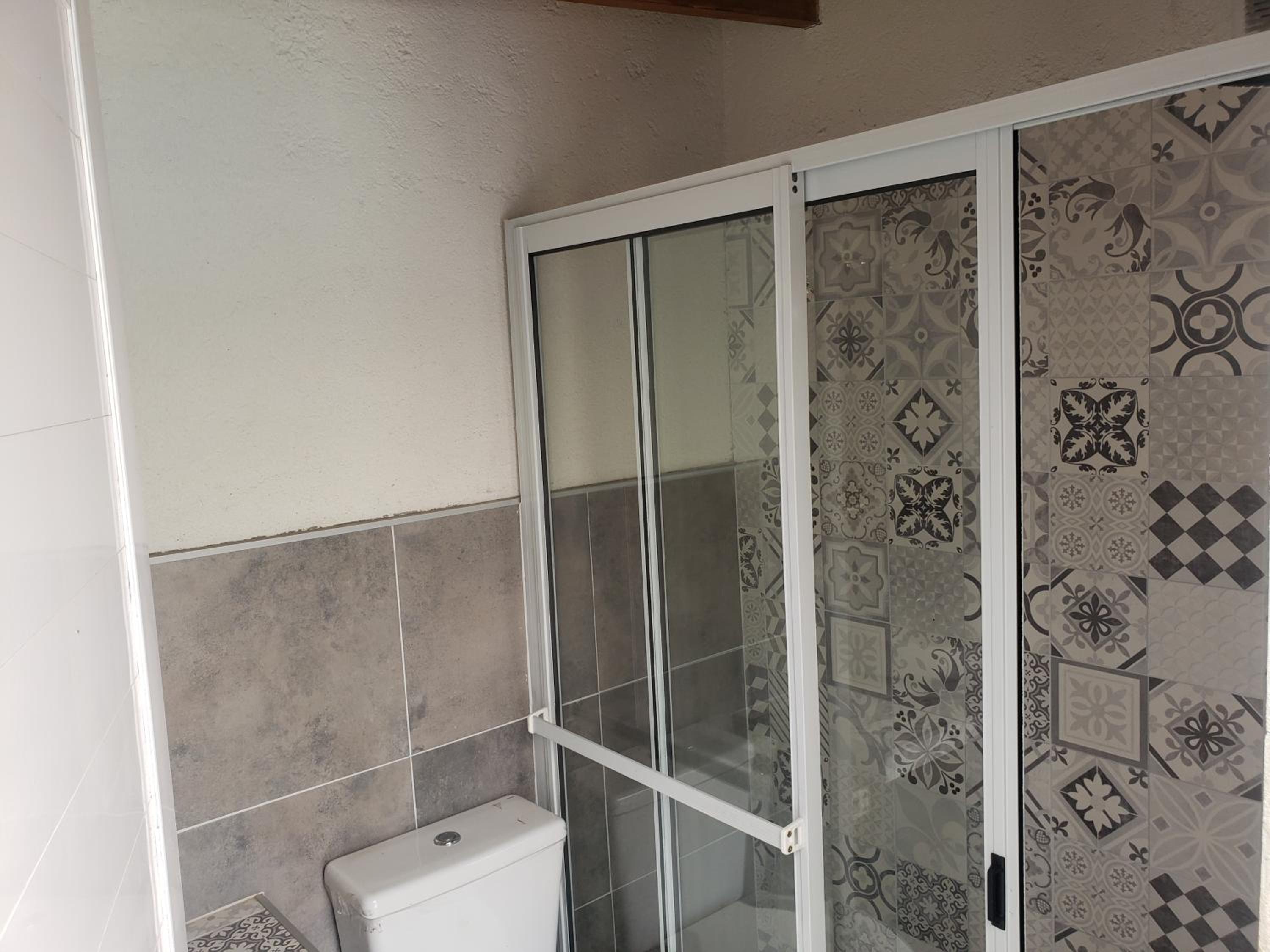 ViviSierras, Carlos Paz casa centro frente al lago, pileta climatizada, 4 dormitorios, 3 baños, quincho
