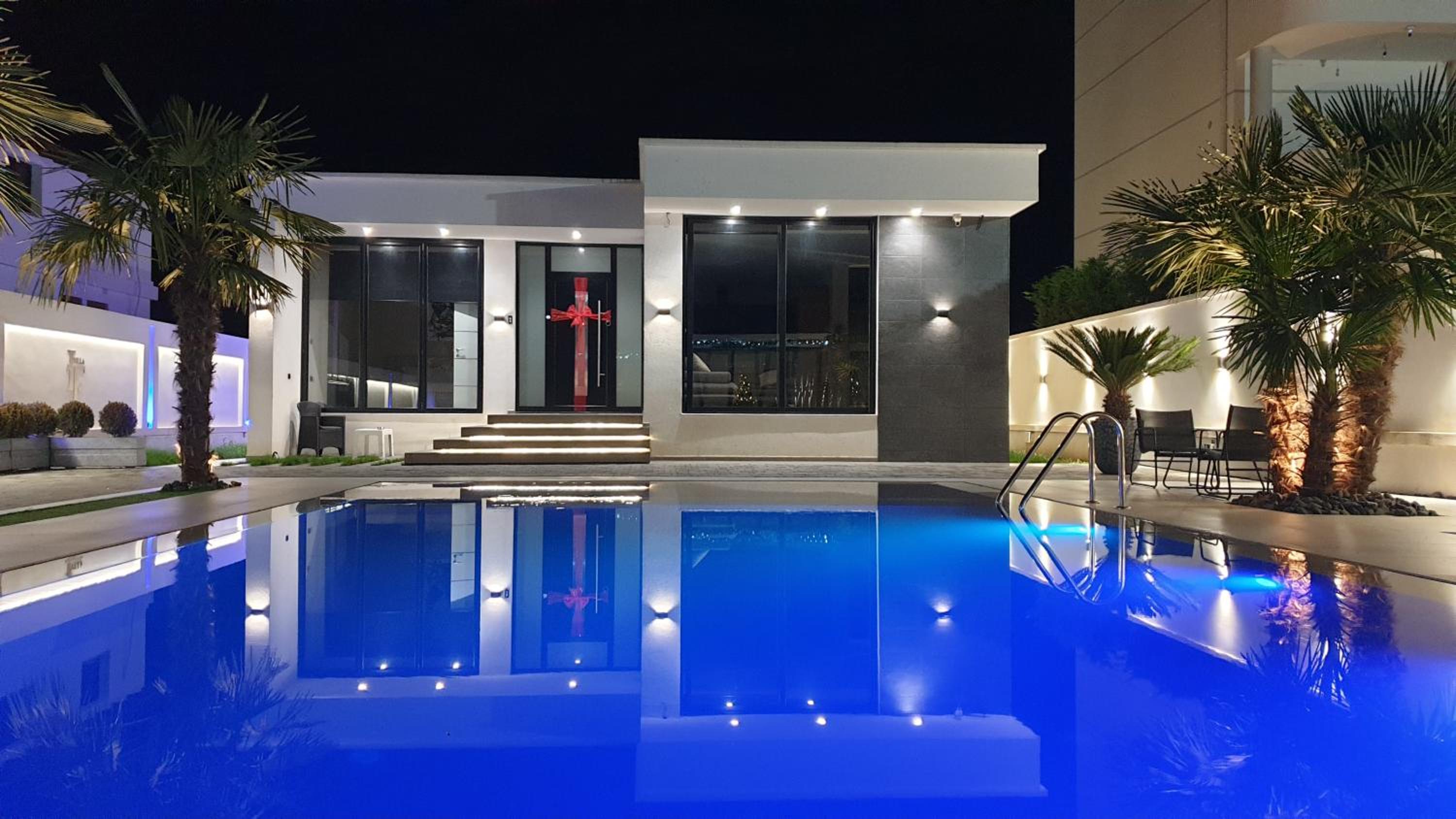 LT Luxury Villa