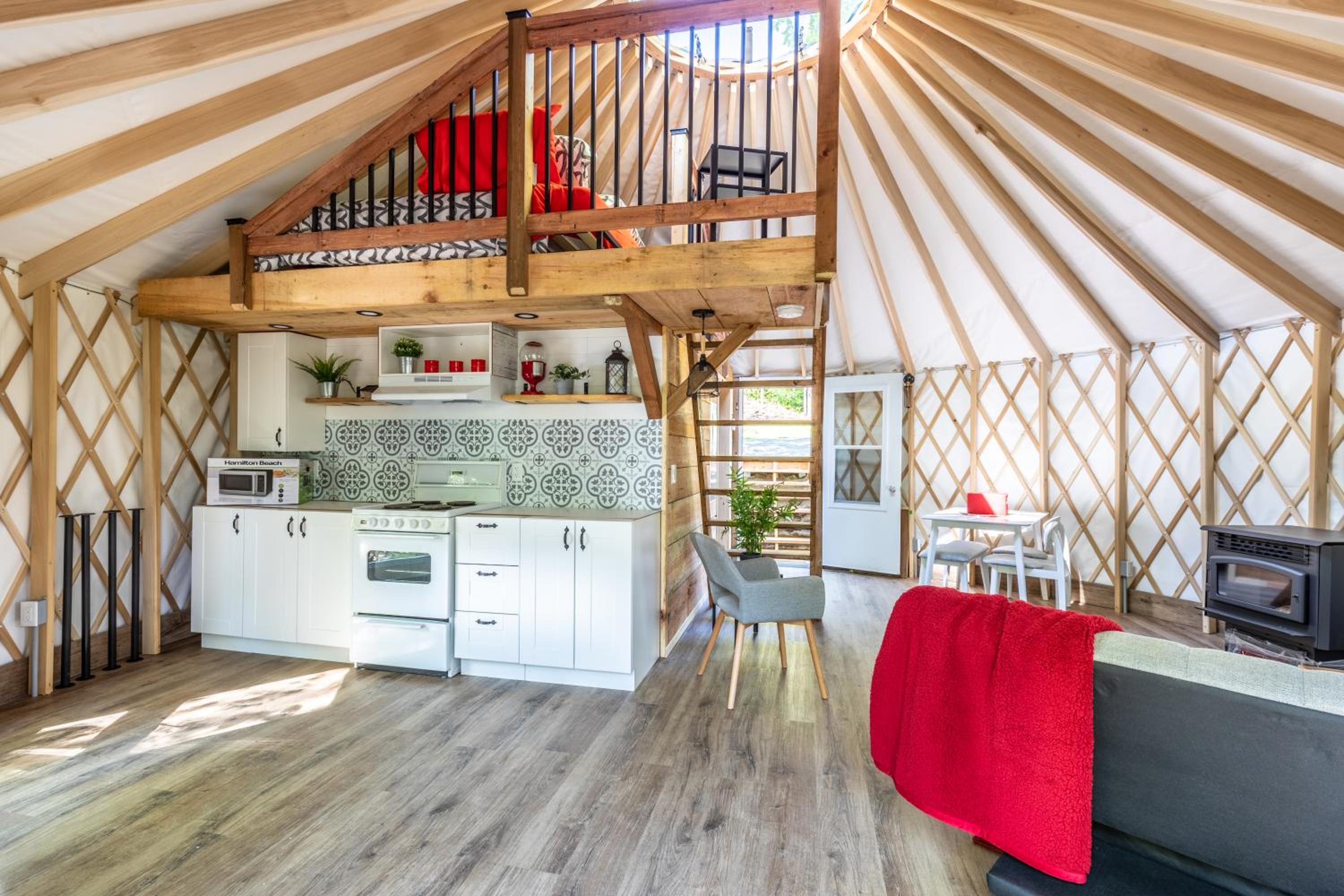 Yourtes Glamping du Poisson Blanc view 2