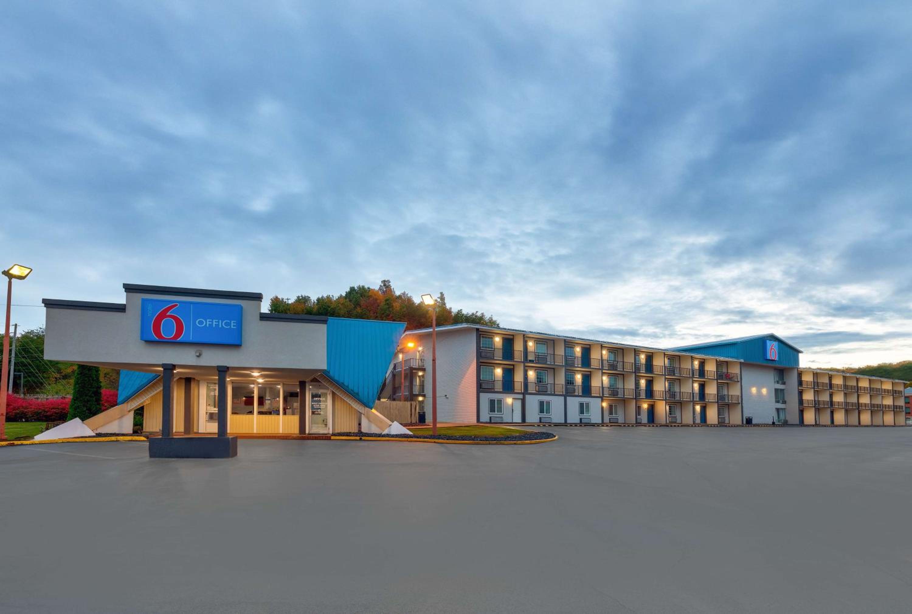 Motel 6 Corbin KY view 2