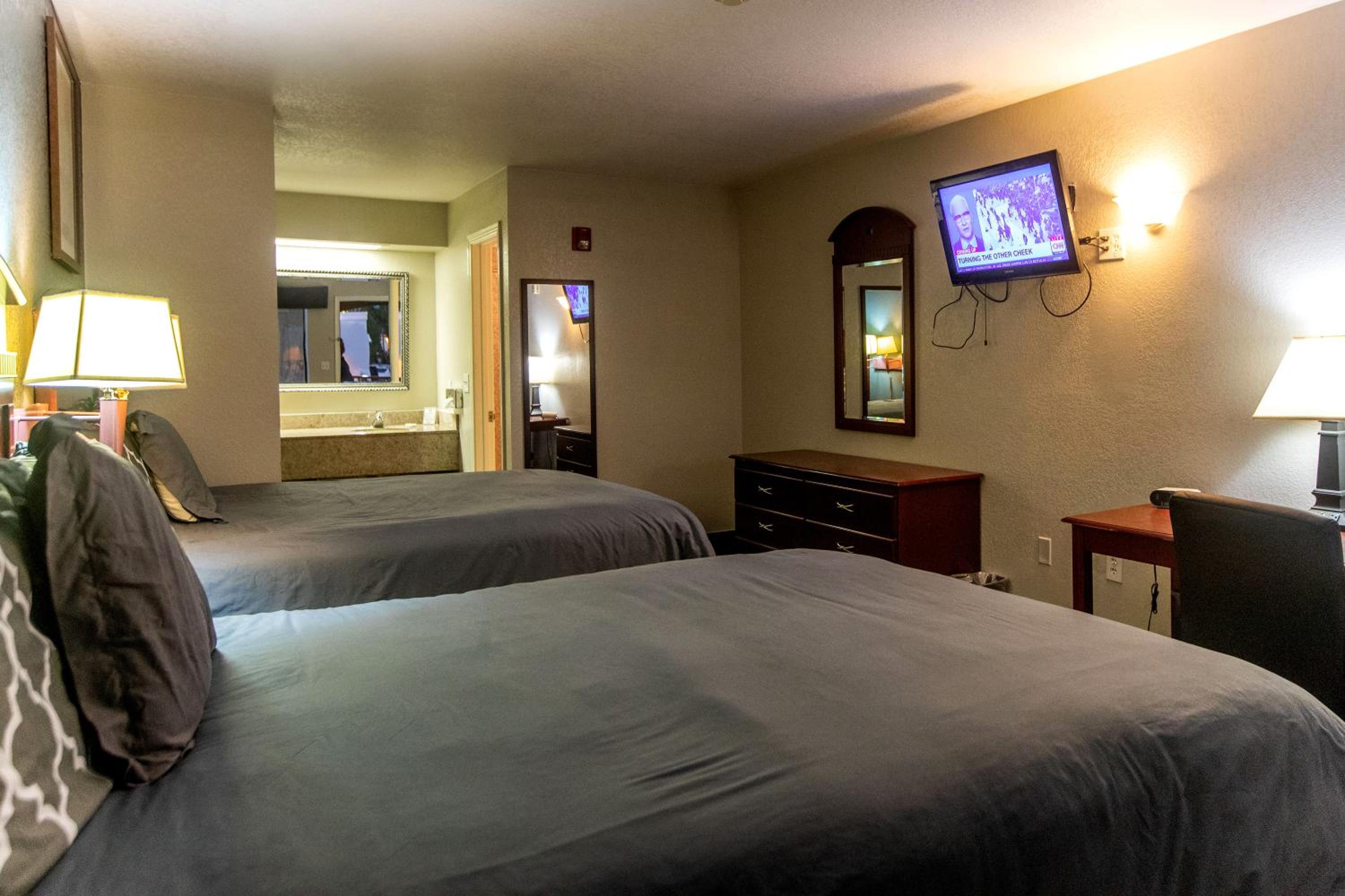 Magnolia Inn and Suites
