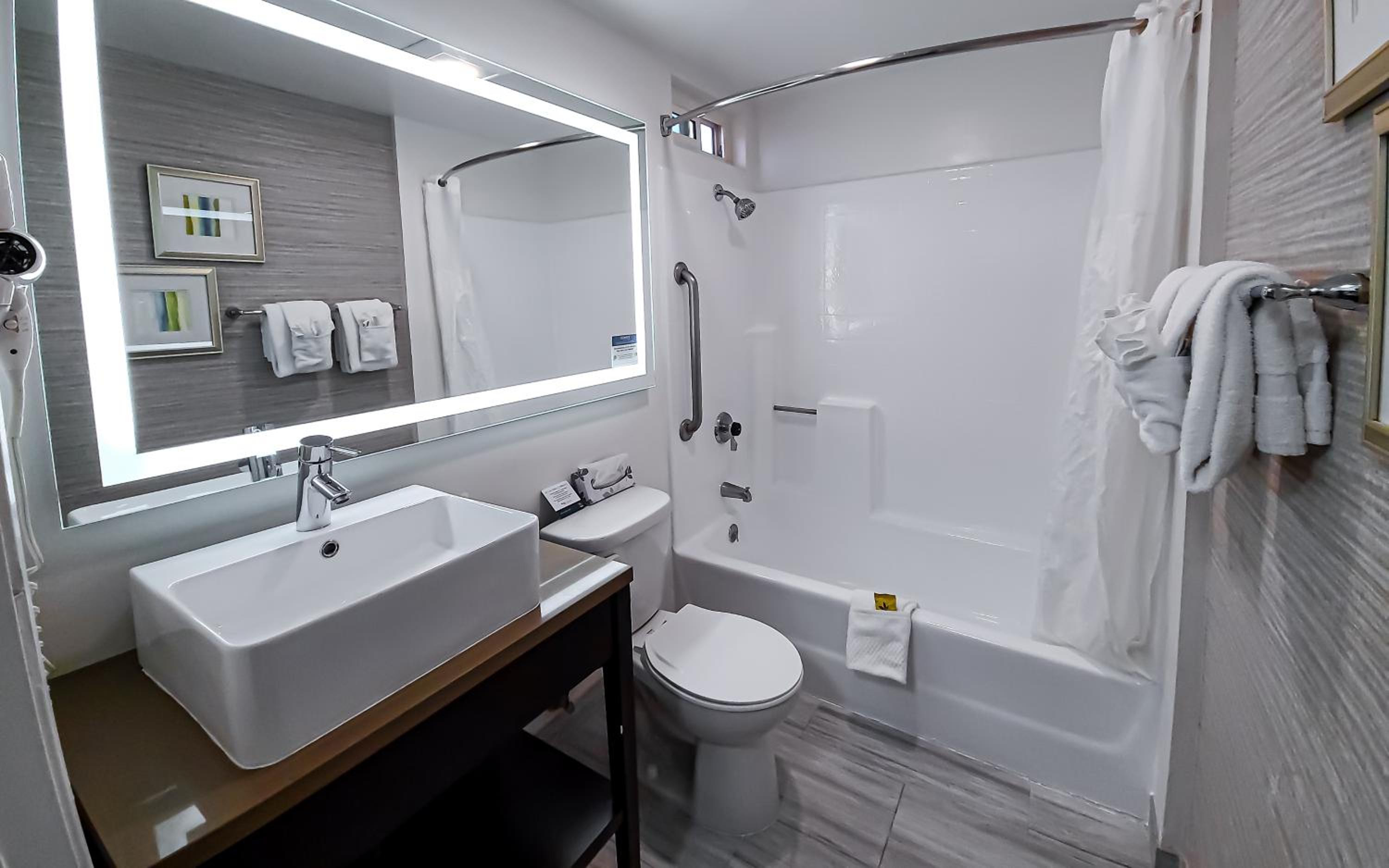 Burbank Vacations - Quality Inn Burbank Airport - Property Image 35