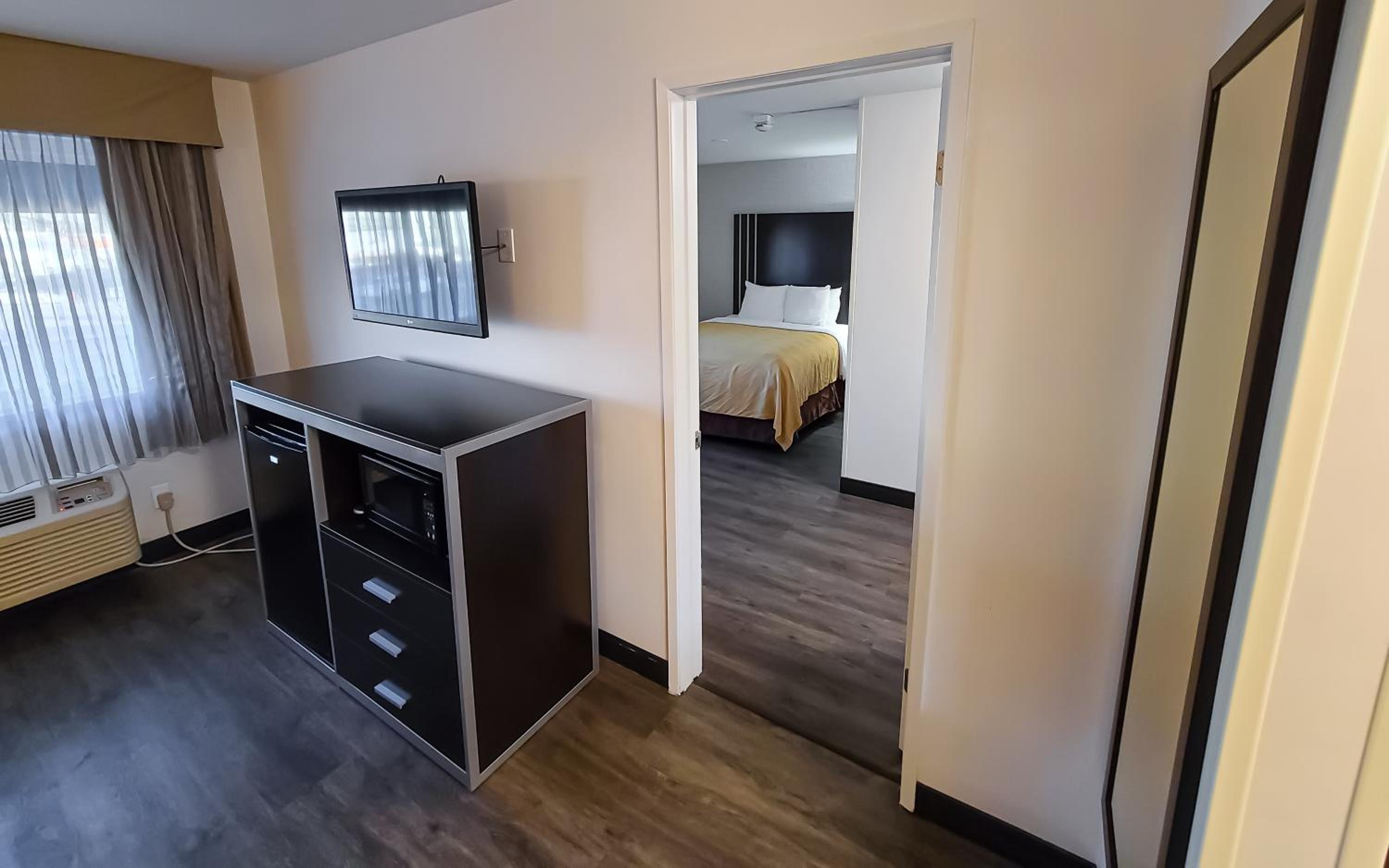 Burbank Vacations - Quality Inn Burbank Airport - Property Image 45