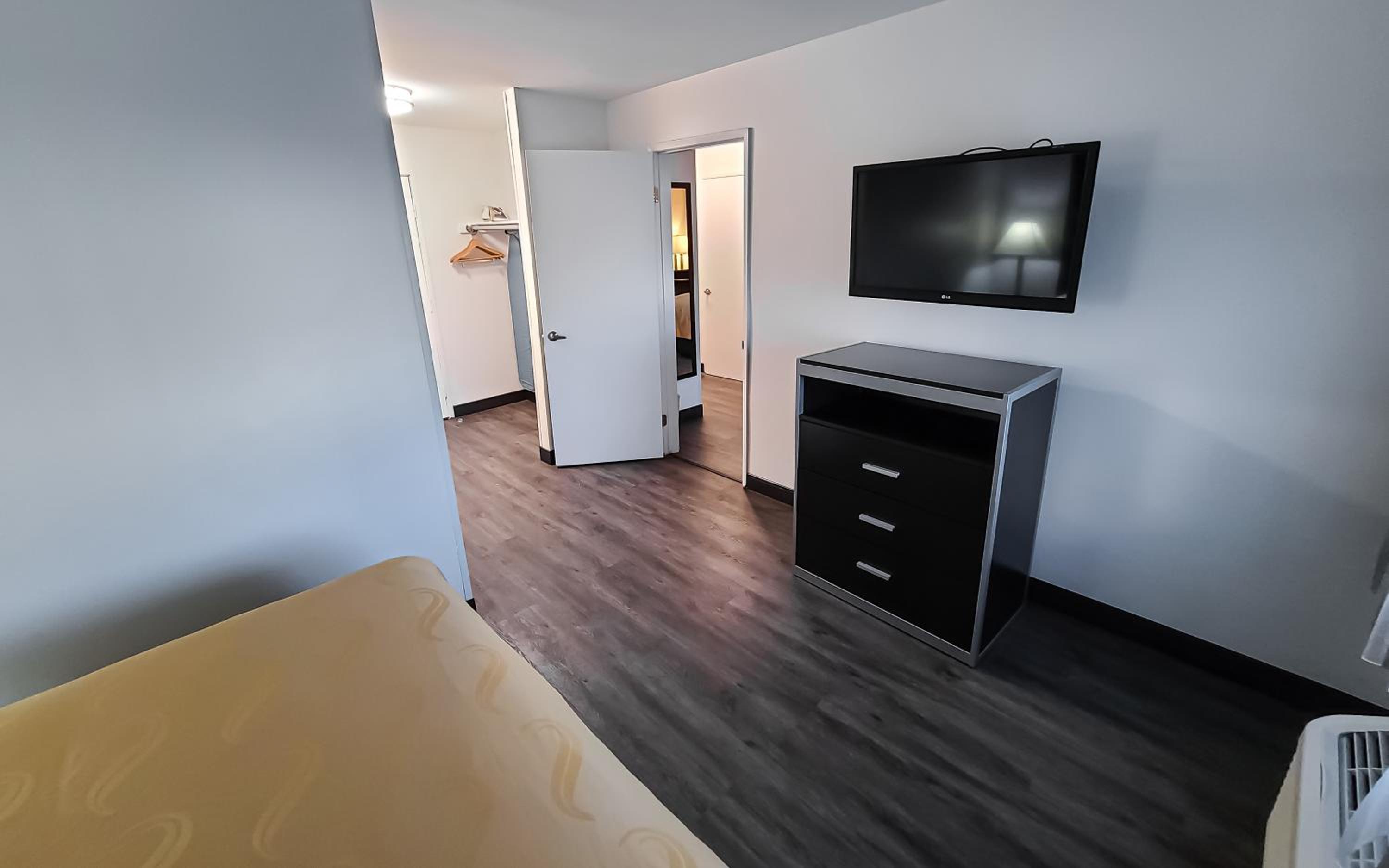 Burbank Vacations - Quality Inn Burbank Airport - Property Image 44
