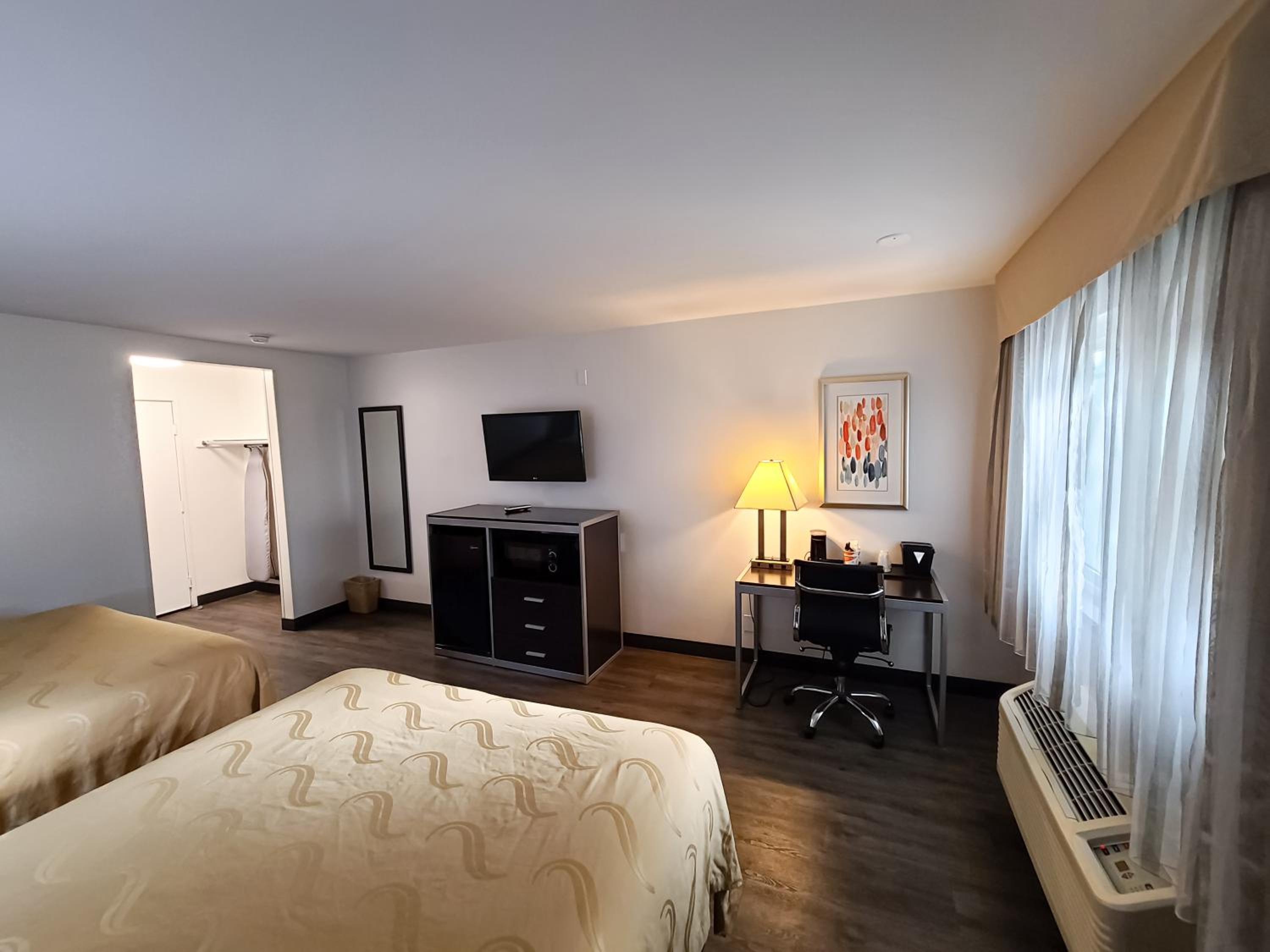 Burbank Vacations - Quality Inn Burbank Airport - Property Image 48