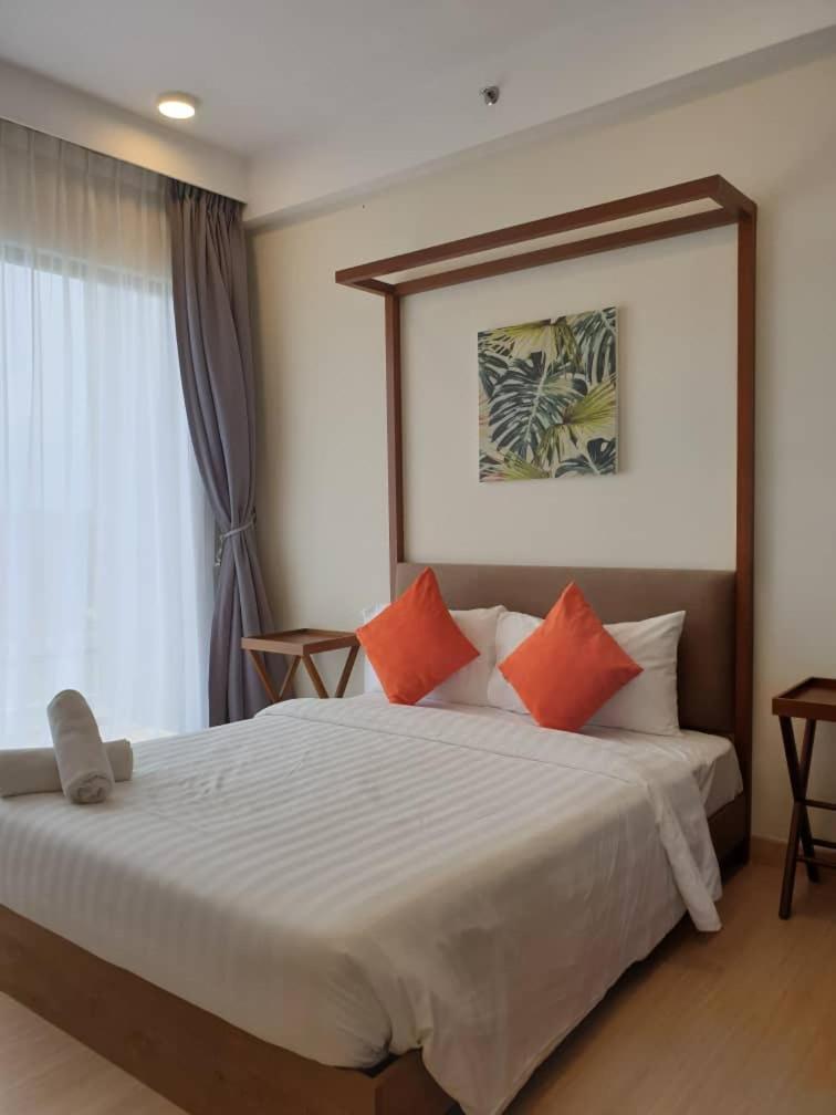 Studio with Privacy Balcony and NETFLIX at TimurBay Sea Front Residence photo 4