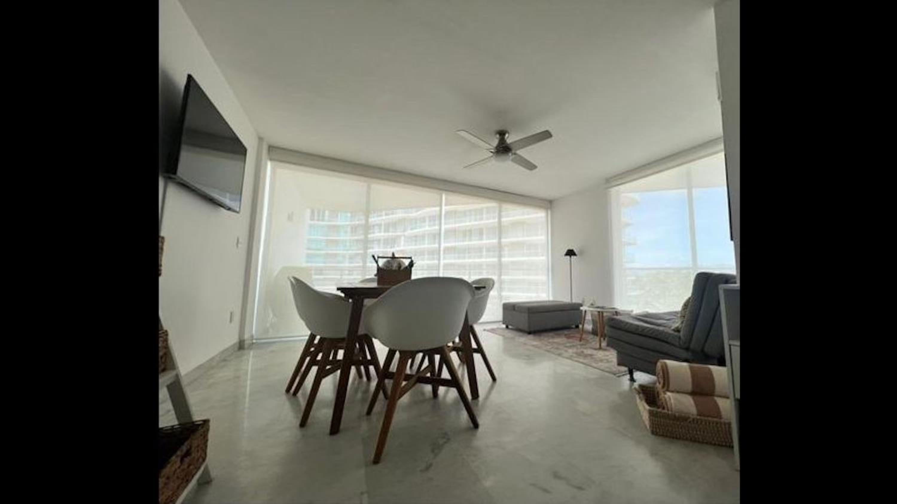 Aria Ocean 255 Flamingos - Property Image 1