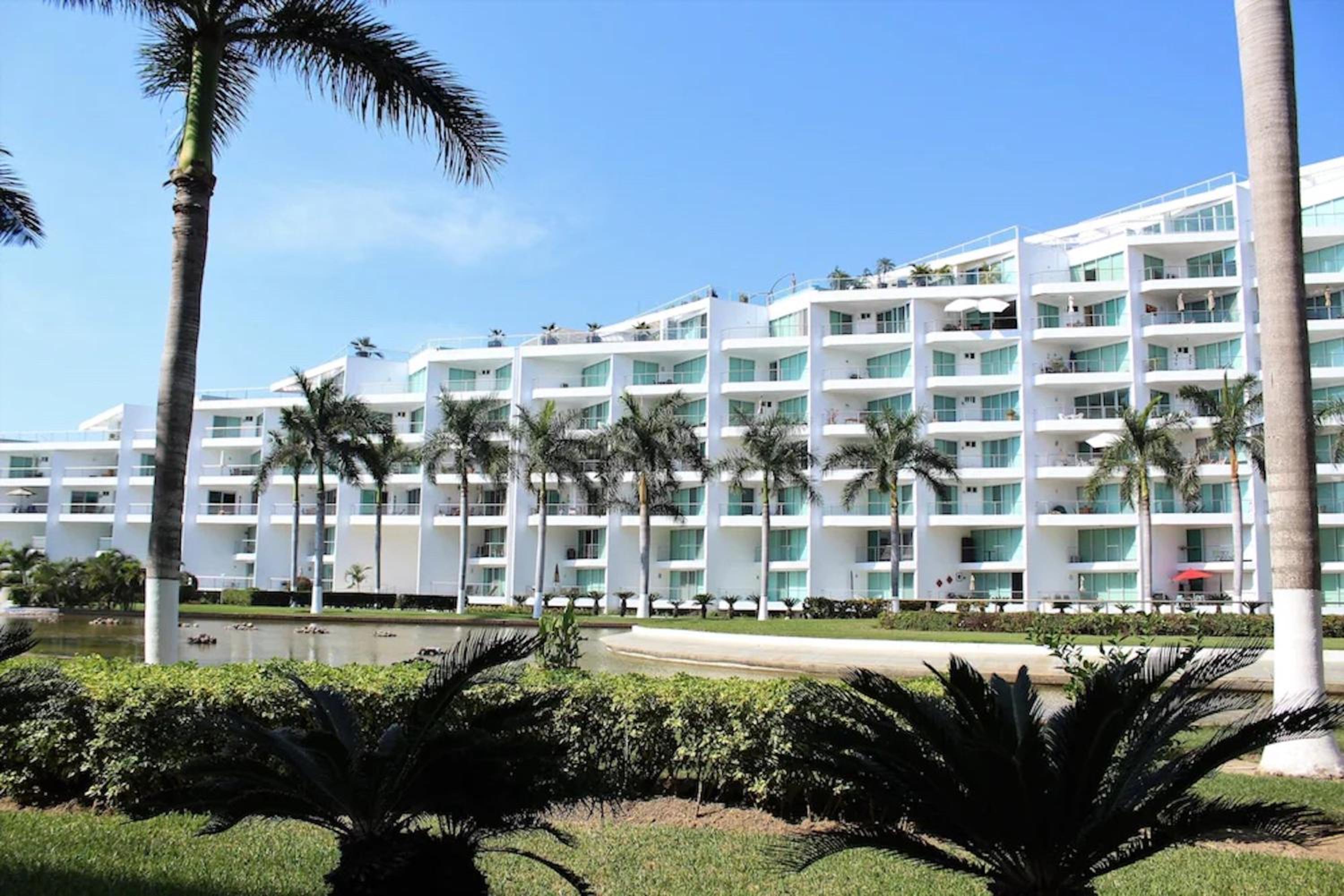 Aria Ocean 255 Flamingos - Property Image 3