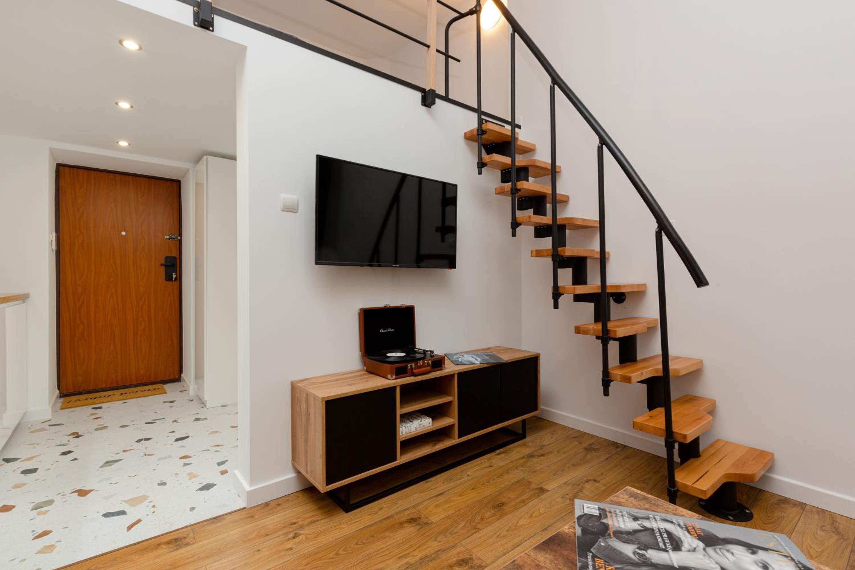 Mezzanine Studio Lwowska Śródmieście by Renters view 2