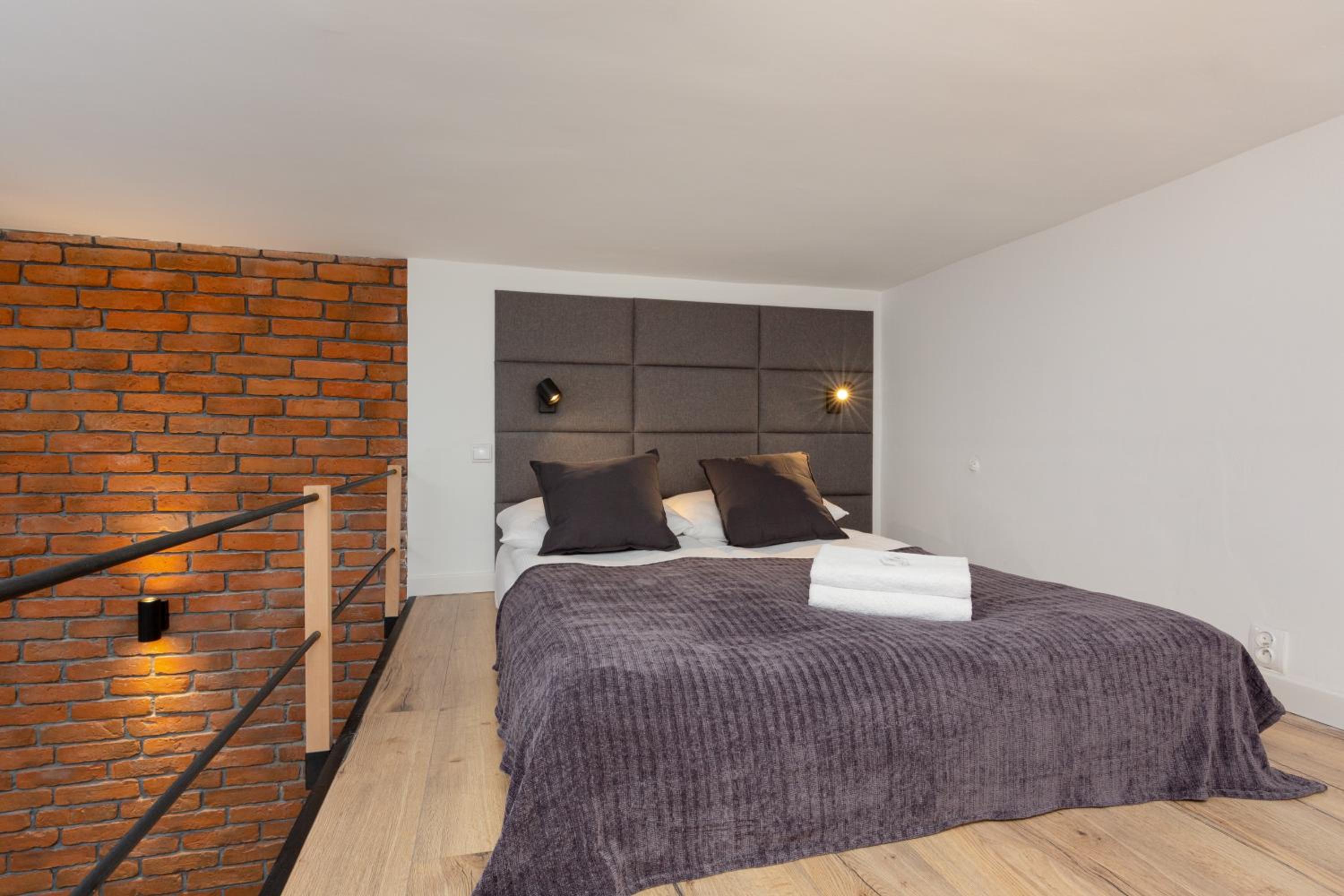 Mezzanine Studio Lwowska Śródmieście by Renters view 3