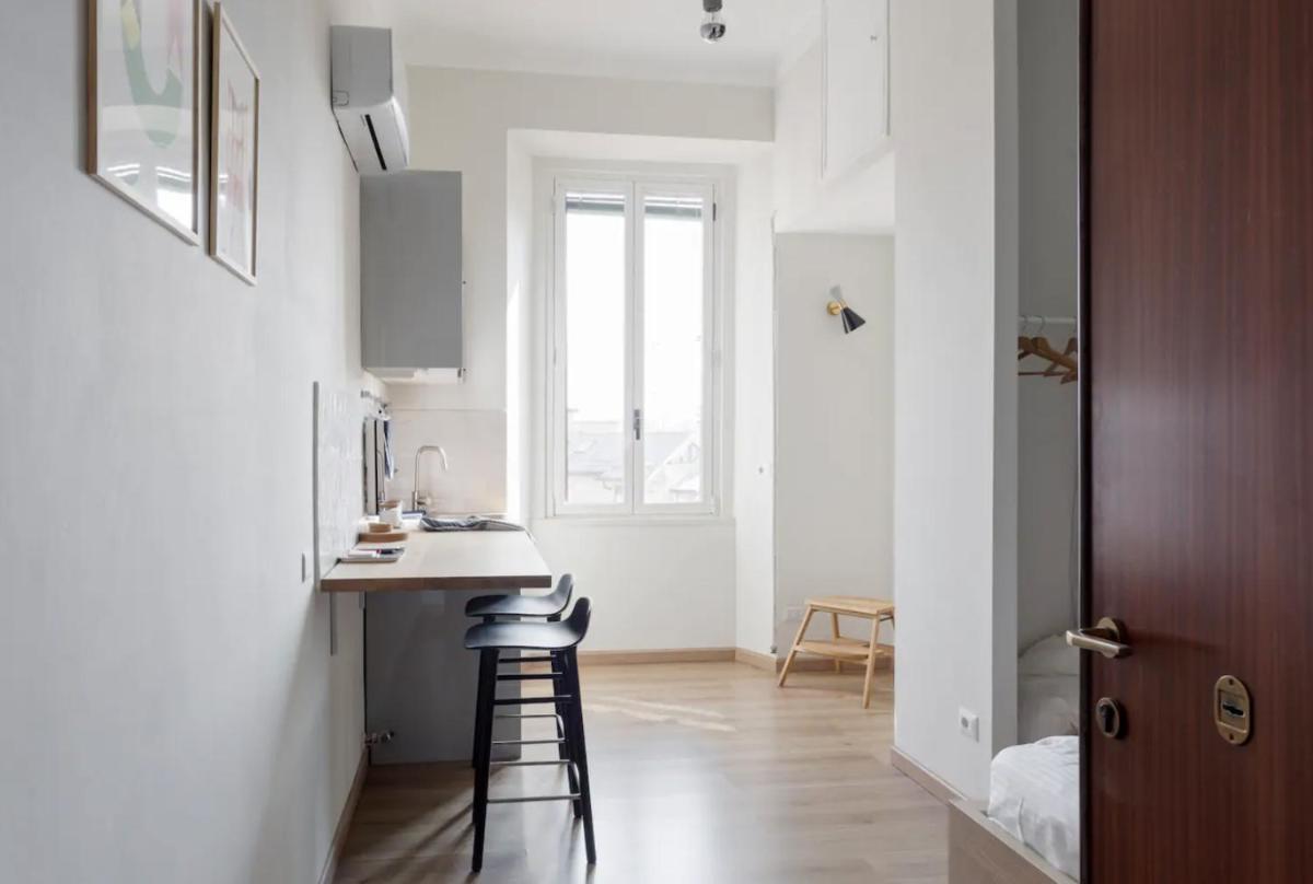 Minimal and Charming studio in Isola District photo 5