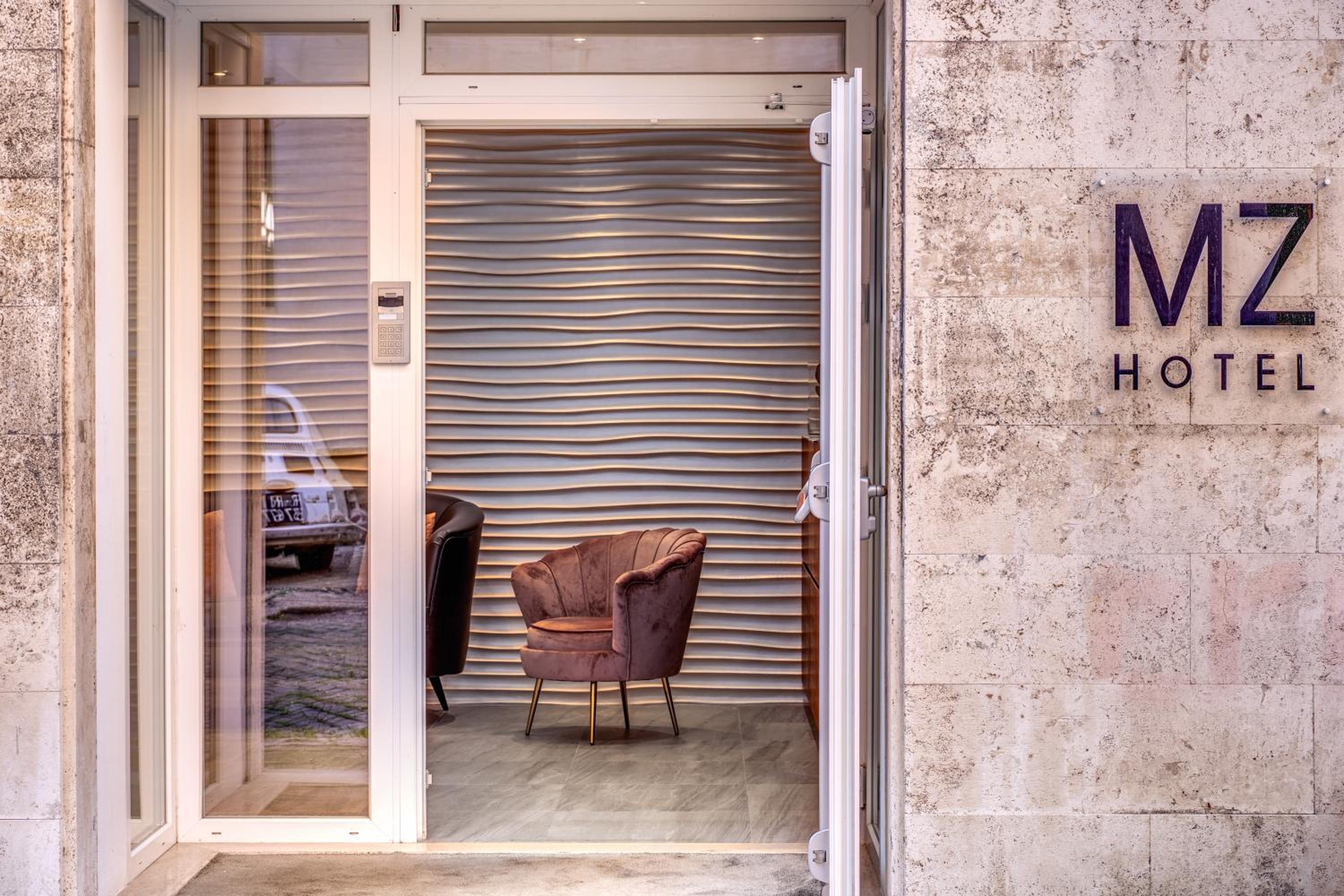 MZ HOTEL en Rome — recepcion & lobby