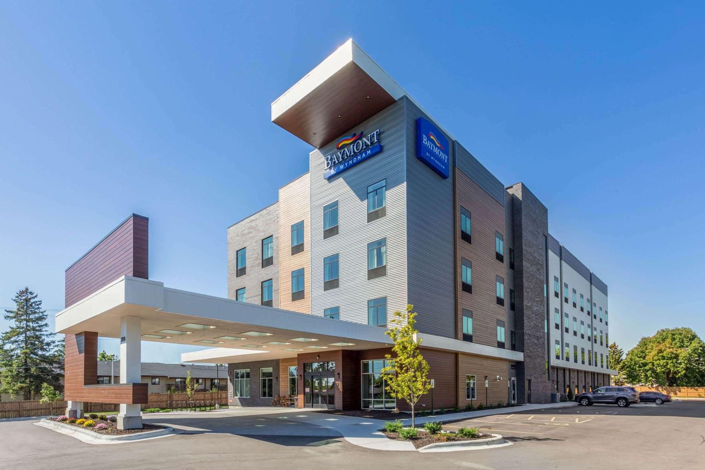Hotel Baymont Inn & Suites by Wyndham Madison