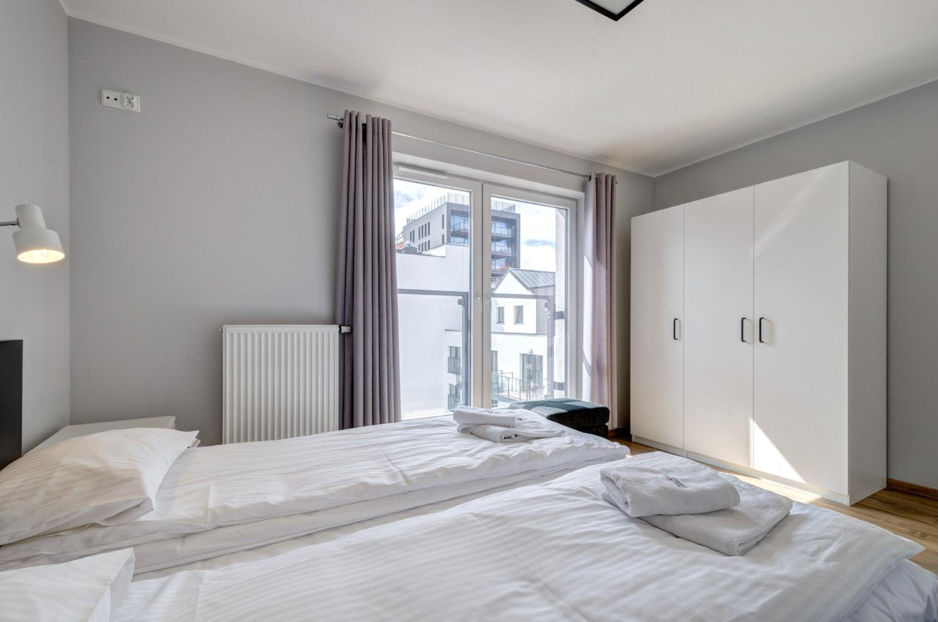 Apartments Chmielna Park by Noclegi Renters