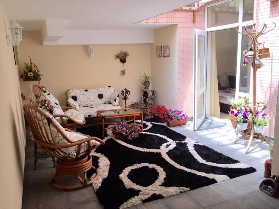 Venis House