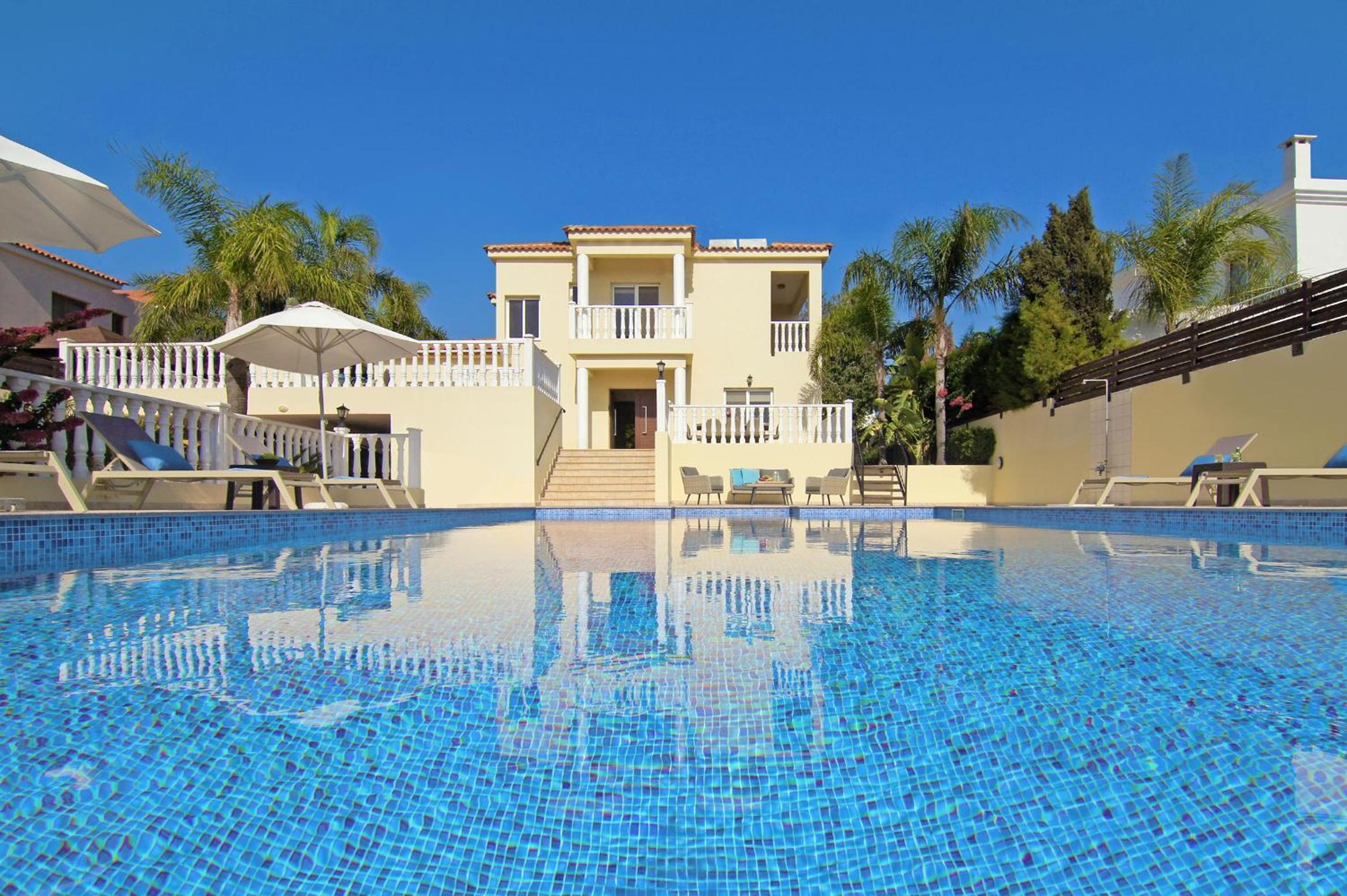 Villa Cleopatra view 4
