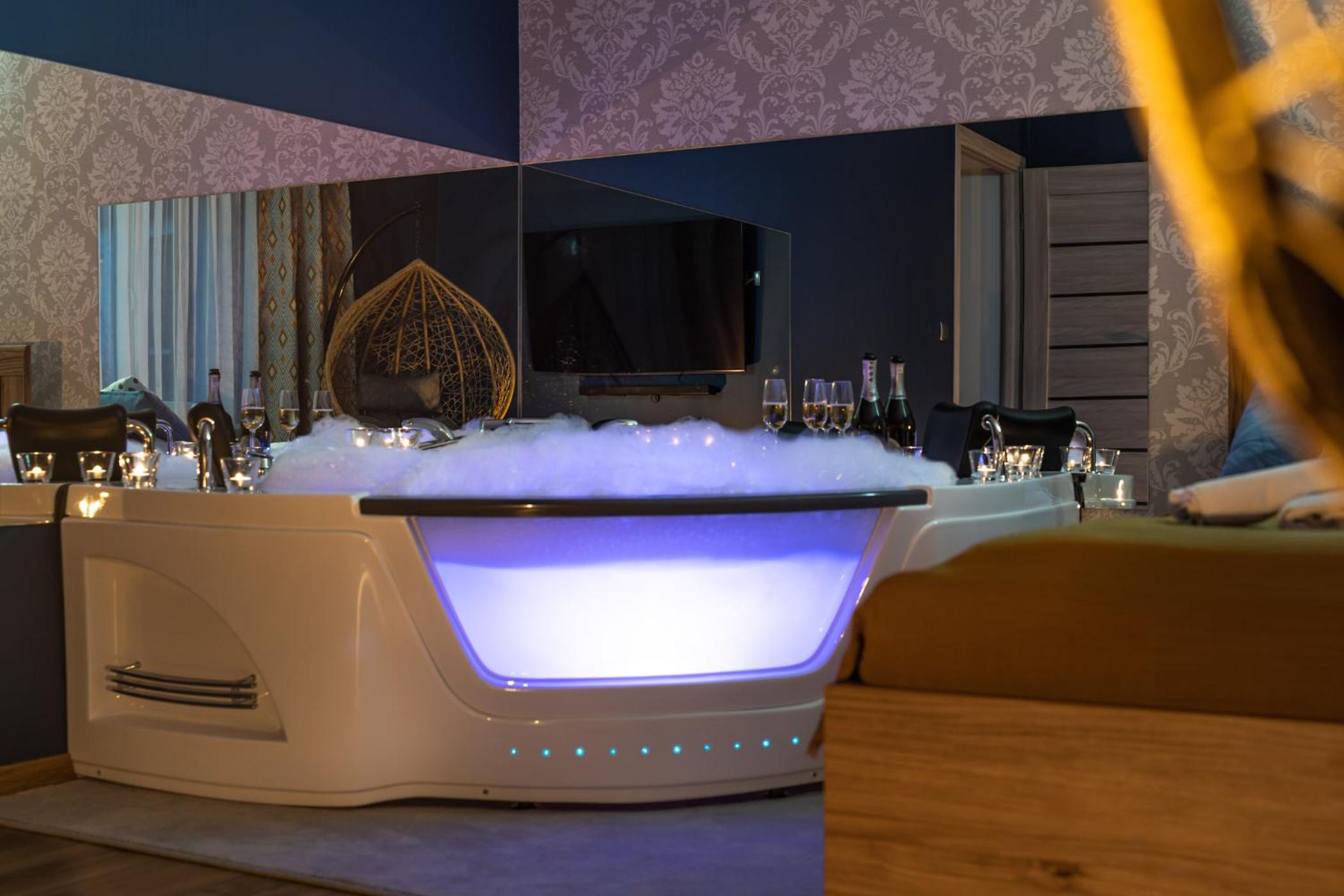 Jacuzzi