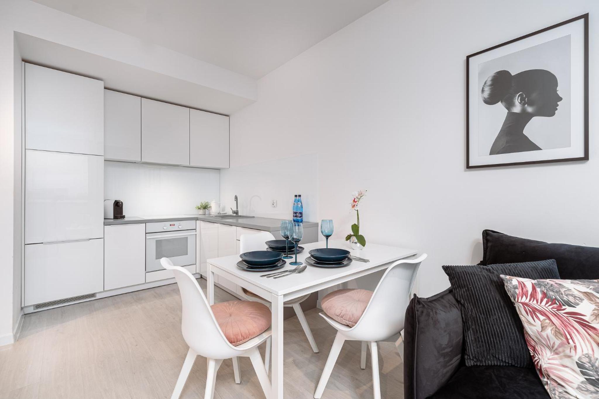 EXCLUSIVE Venice Apartments view 4