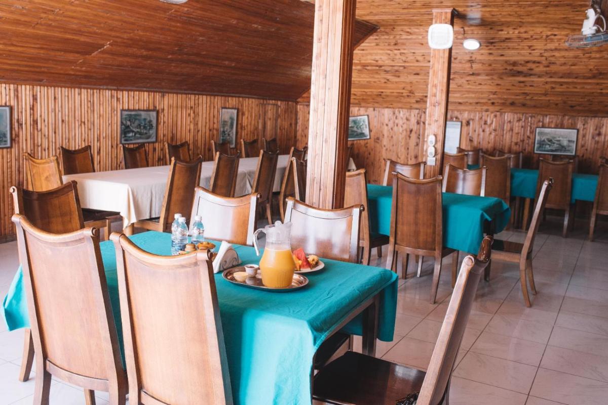 restaurant