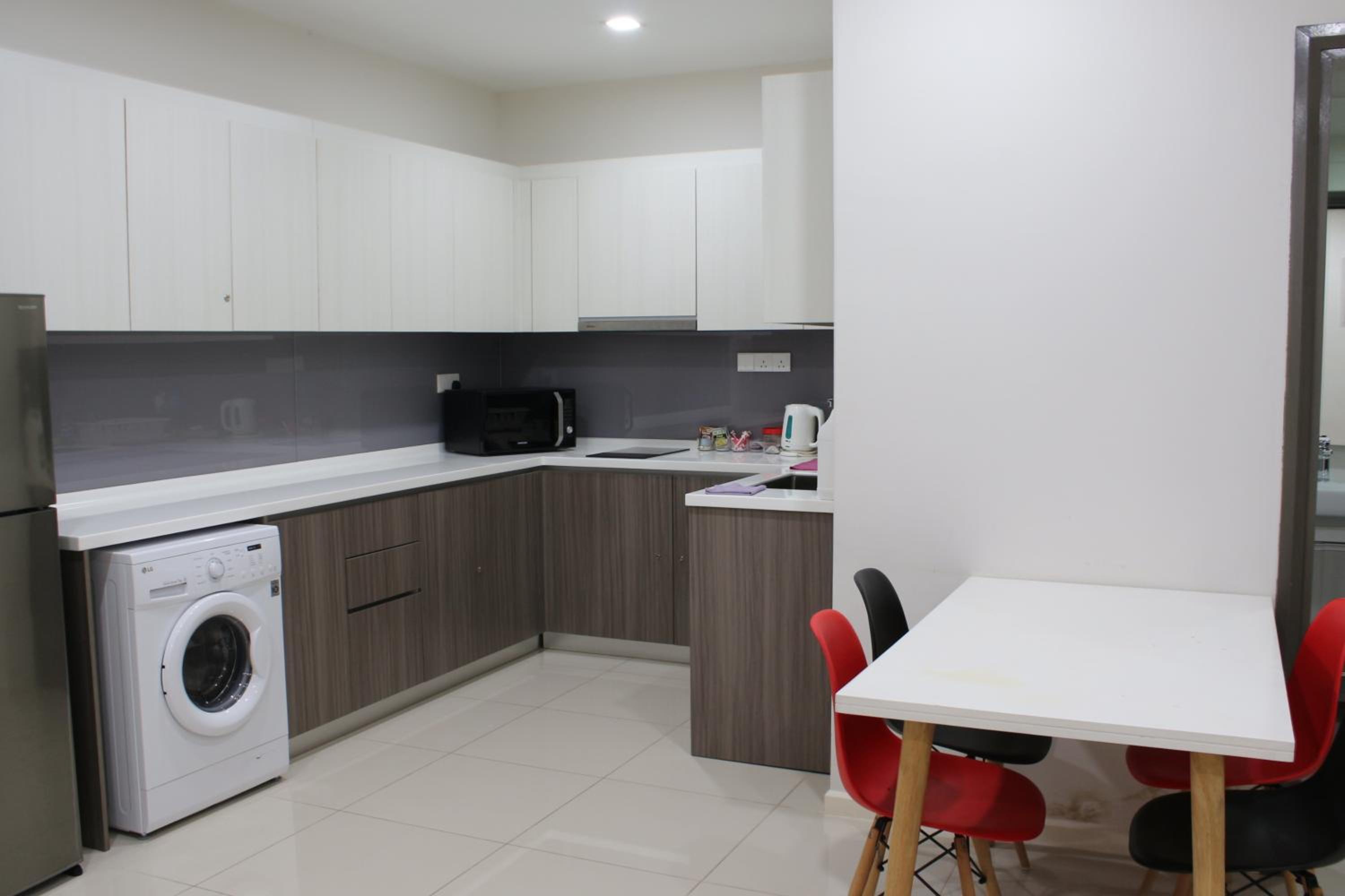 Suasana Suites D'homestay JB Town photo 4