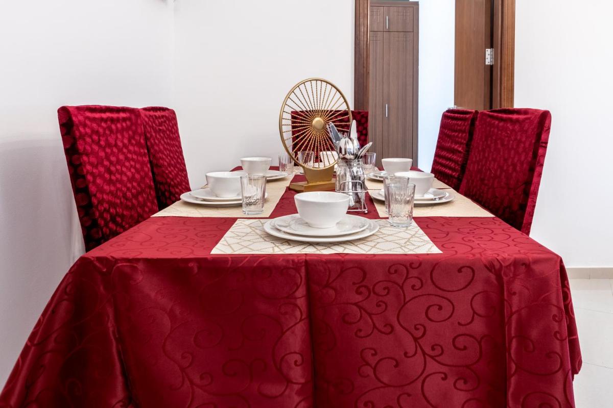 Live spacious 3BR apartment all En Suite & Balcony