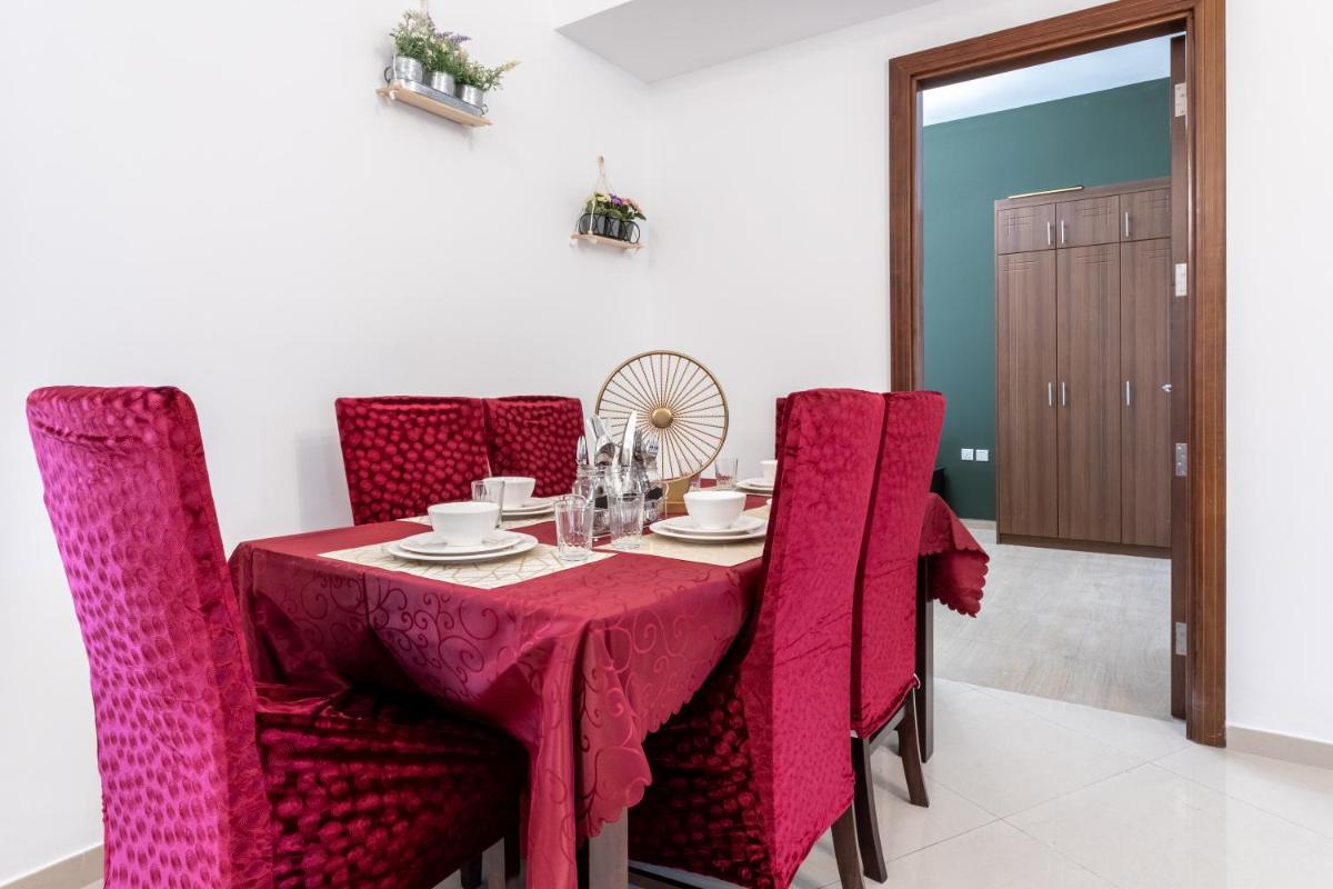 Live spacious 3BR apartment all En Suite & Balcony