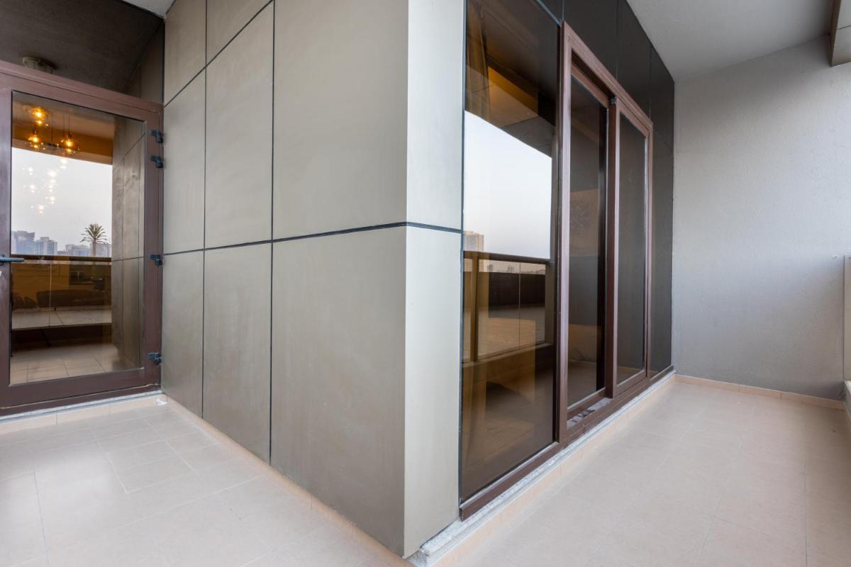 Live spacious 3BR apartment all En Suite & Balcony