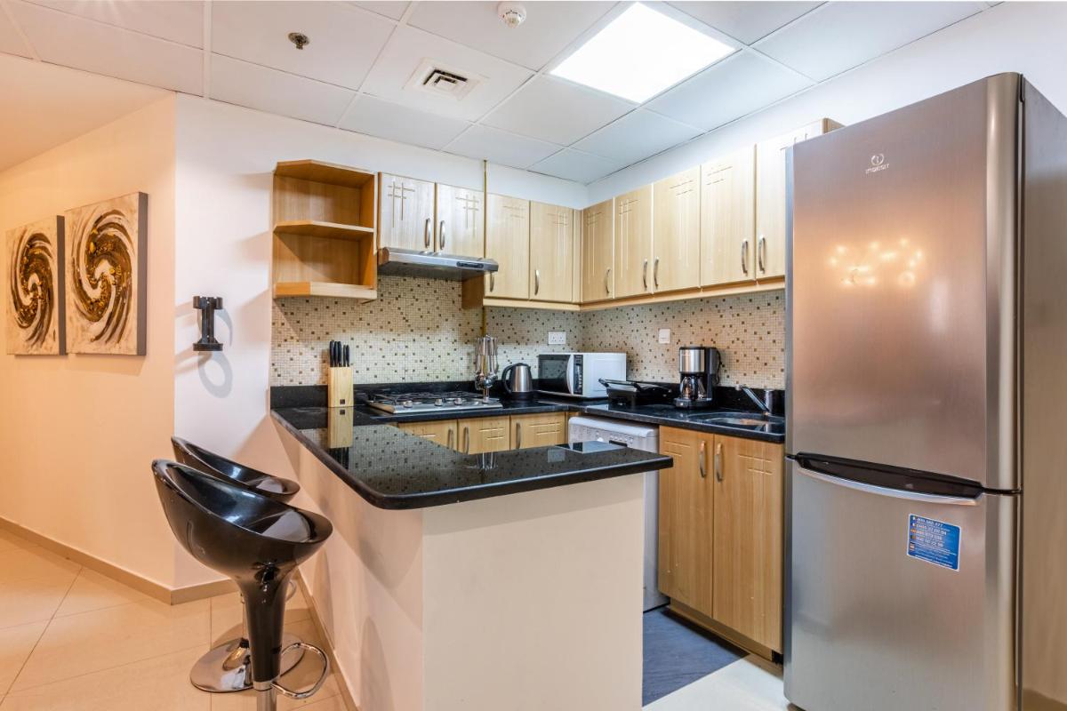 Live spacious 3BR apartment all En Suite & Balcony