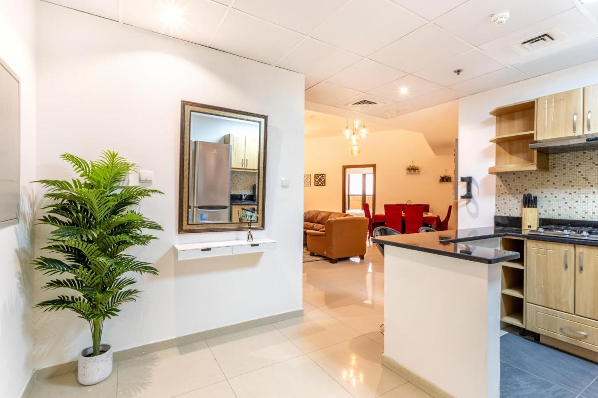 Live spacious 3BR apartment all En Suite & Balcony