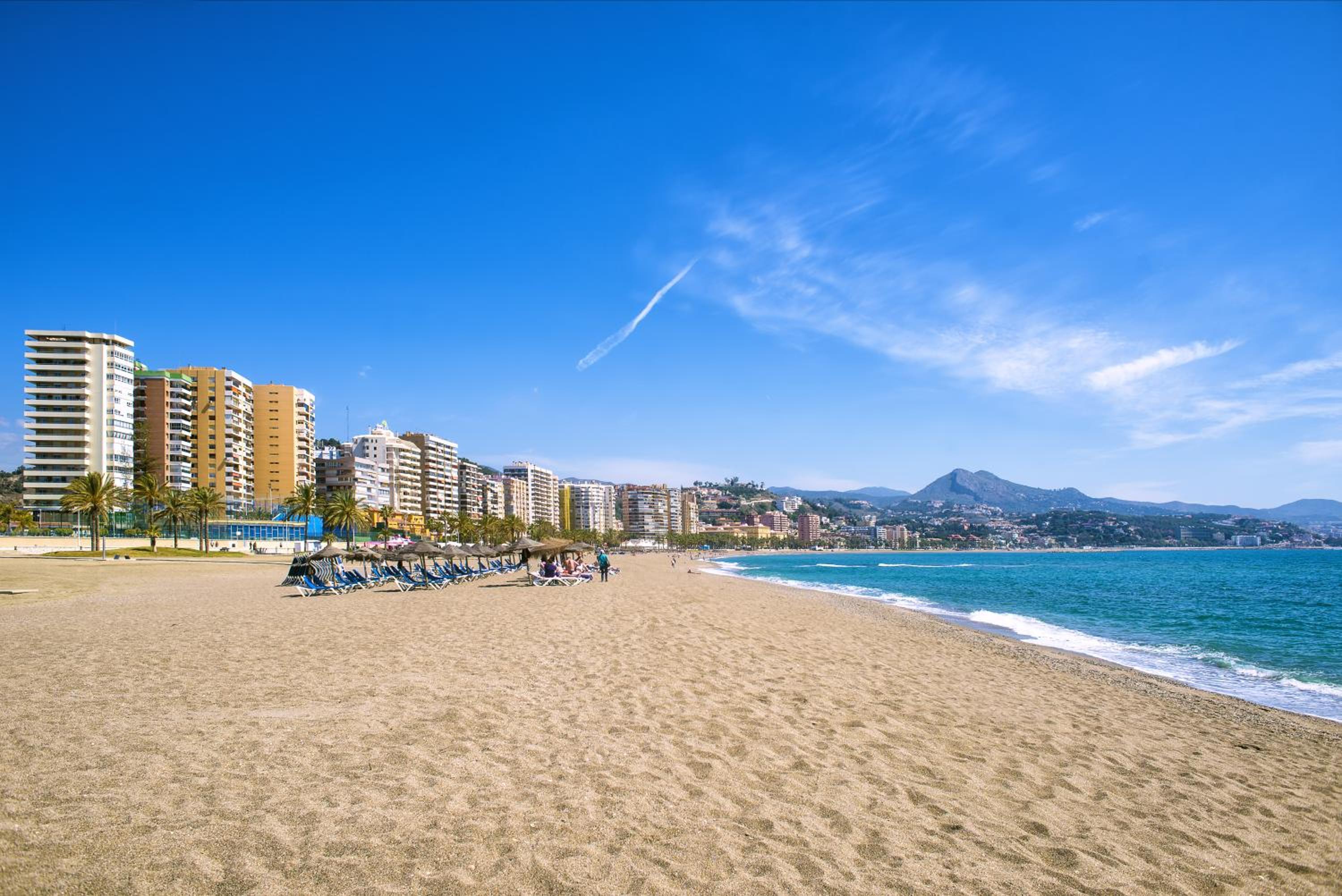 Malaga Centre Apartment with Parking
