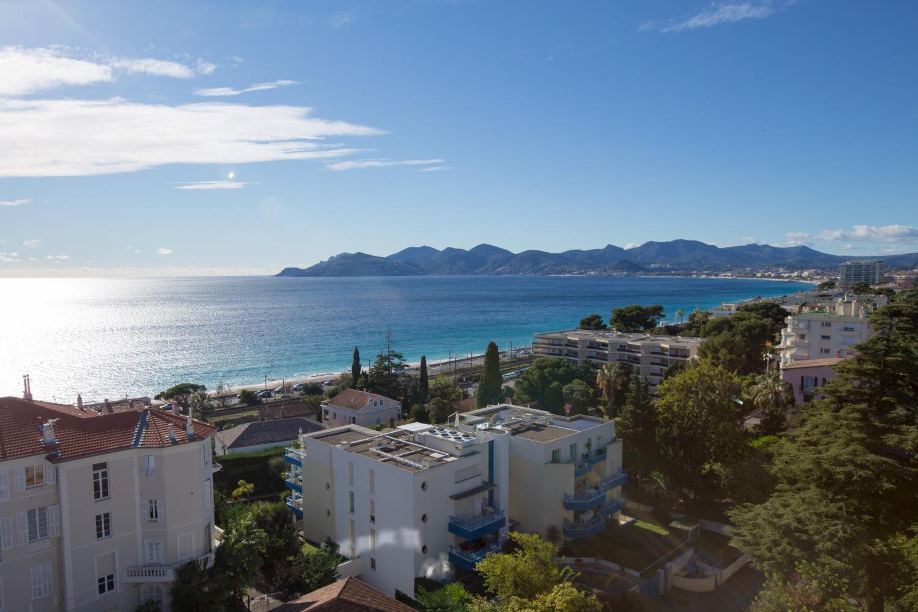 Western Cannes - Panoramic View view 4