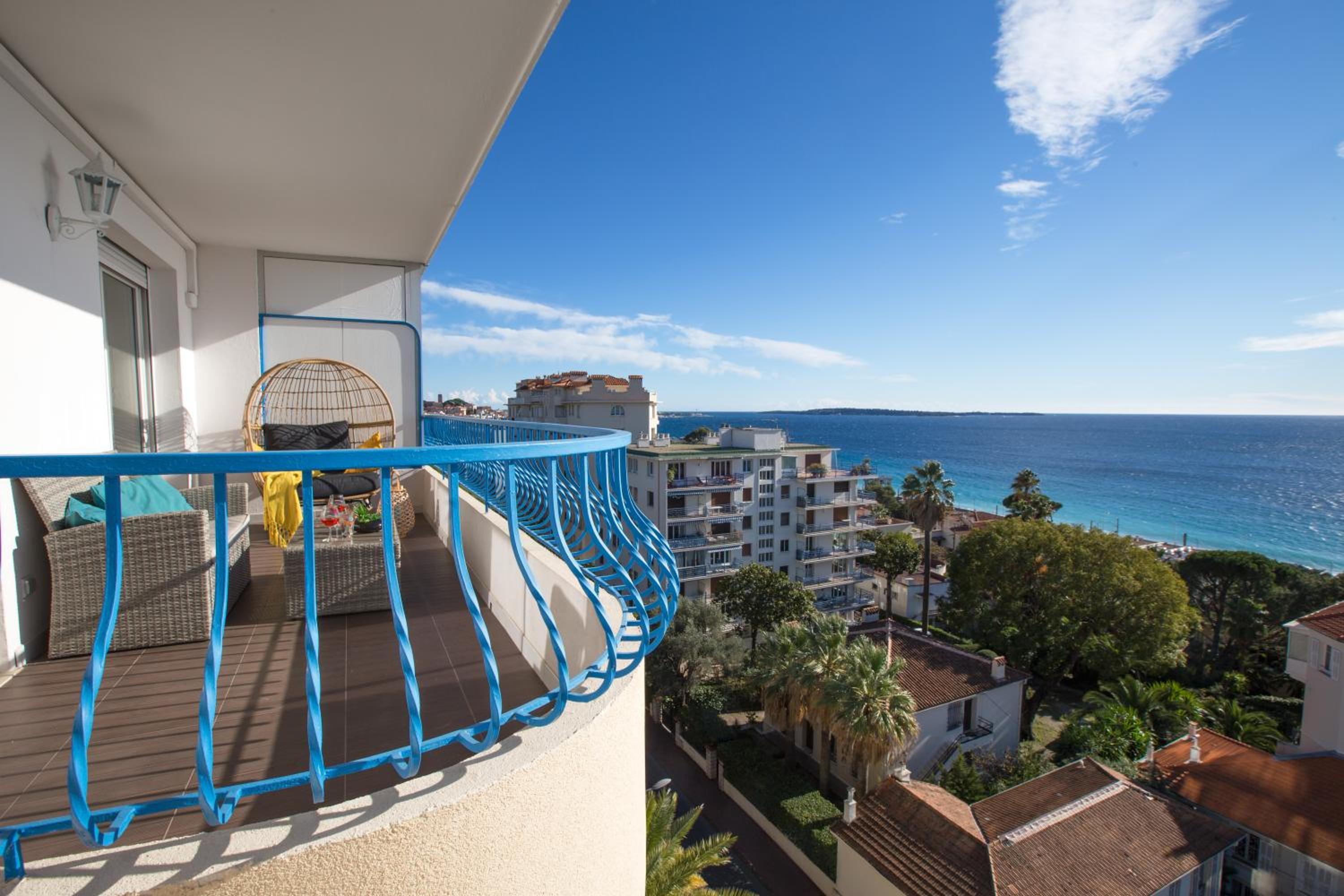 Western Cannes - Panoramic View view 3