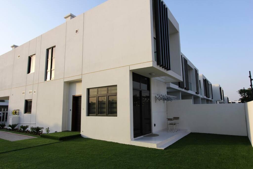 Upgraded spacious 3BR+Maid Villa