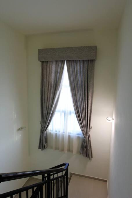 Upgraded spacious 3BR+Maid Villa