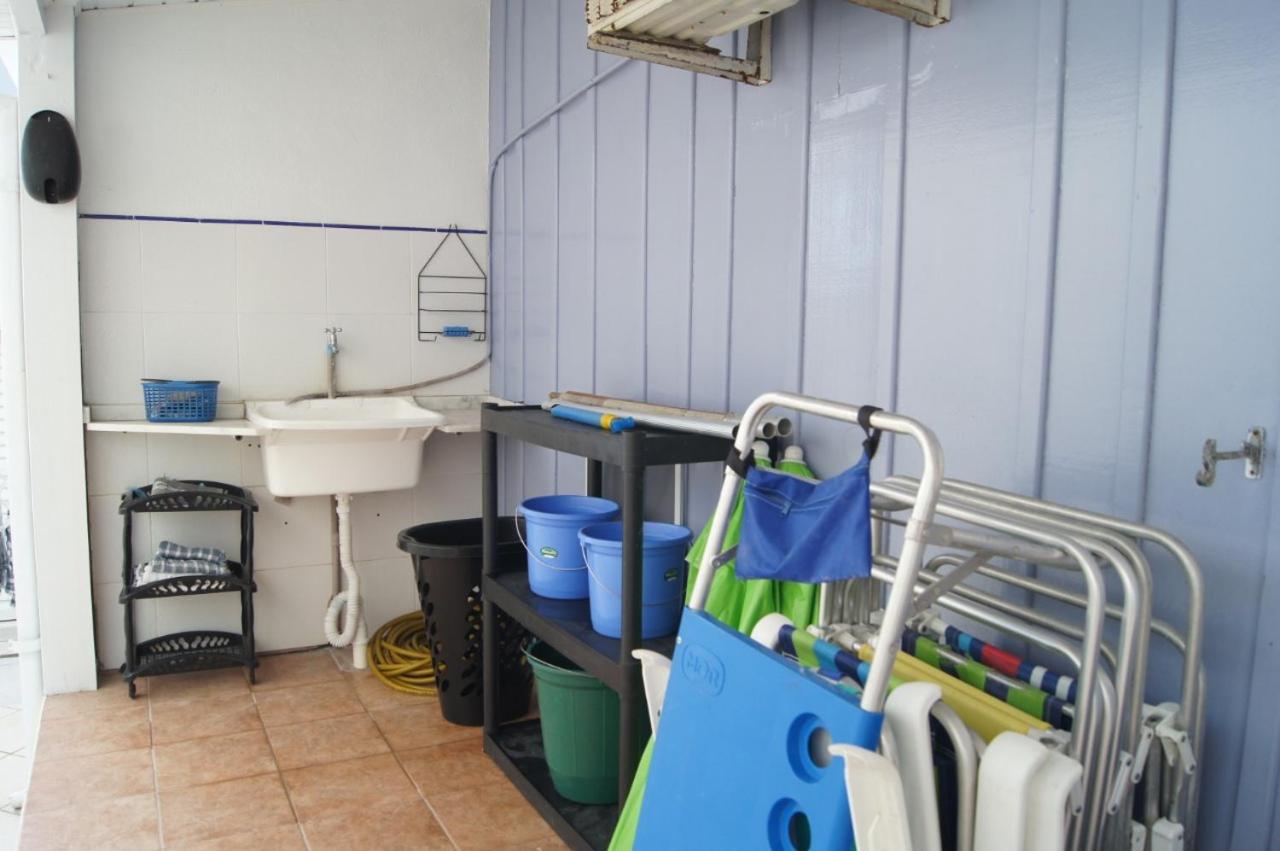 Casa com 4 quartos à 200 m da praia c/ churrasqueira