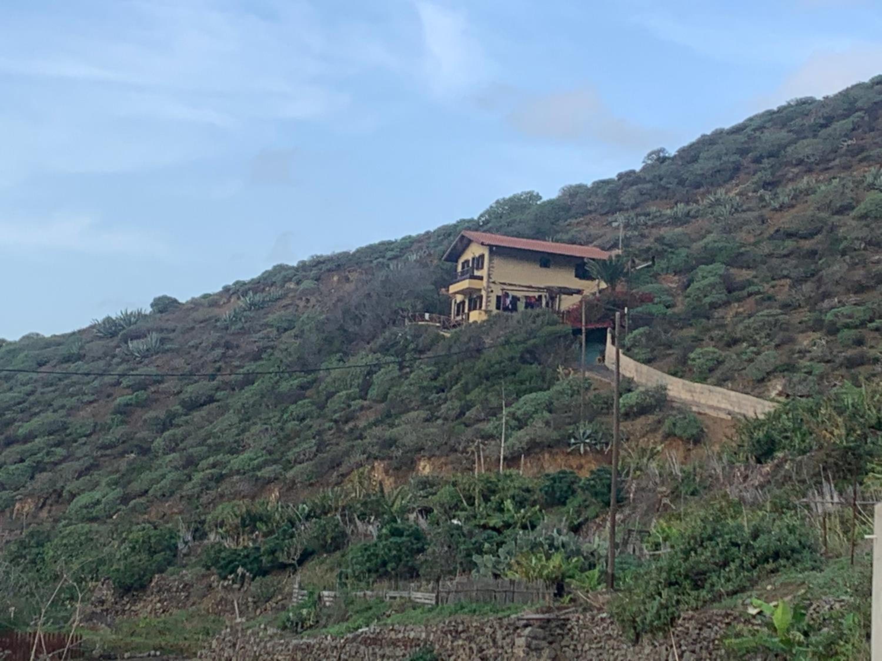 Casa Amarilla de Playa Benijo