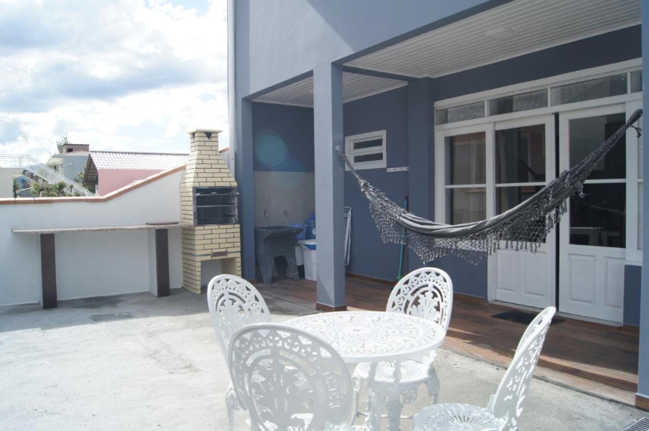 Casa com 2 quartos à 200 m da da praia c/ churrasqueira