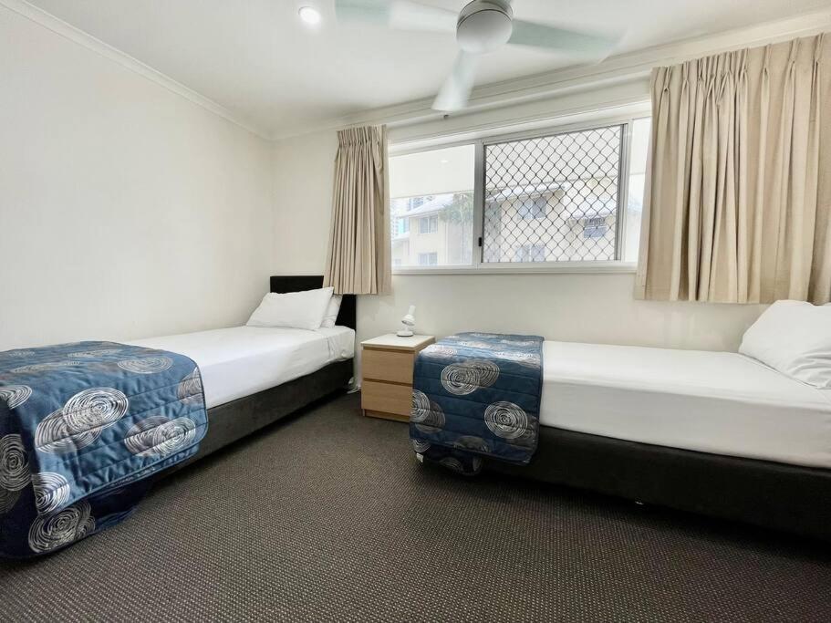 Diamond Beach Poolside 44 Premium