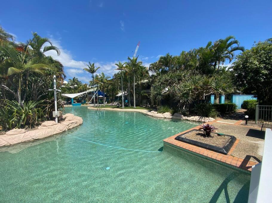 Diamond Beach Poolside 44 Premium