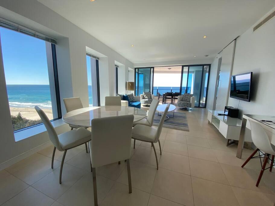 Beachfront Luxury in Soul Surfers Paradise 9th