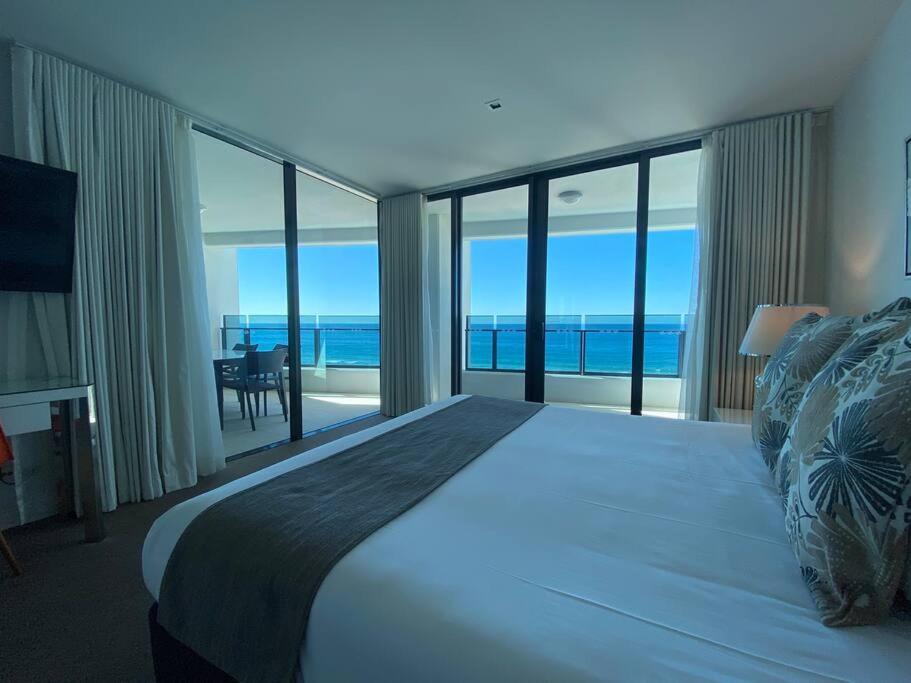 Beachfront Luxury in Soul Surfers Paradise 9th
