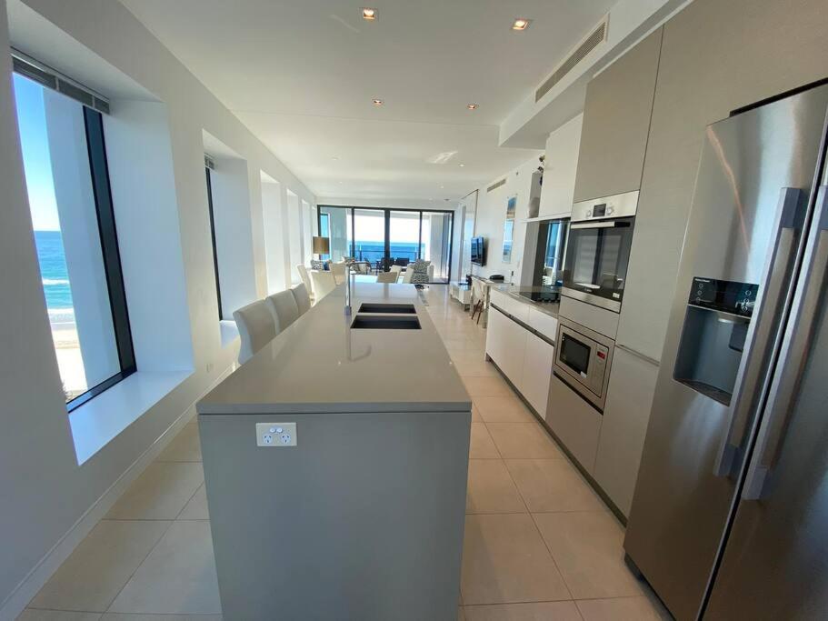 Beachfront Luxury in Soul Surfers Paradise 9th