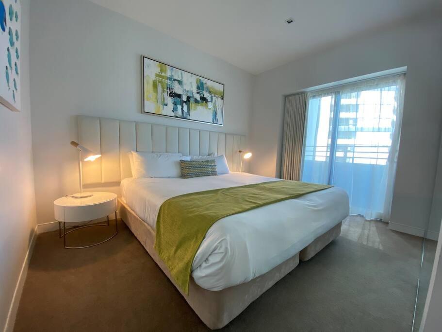 Beachfront Luxury in Soul Surfers Paradise 9th